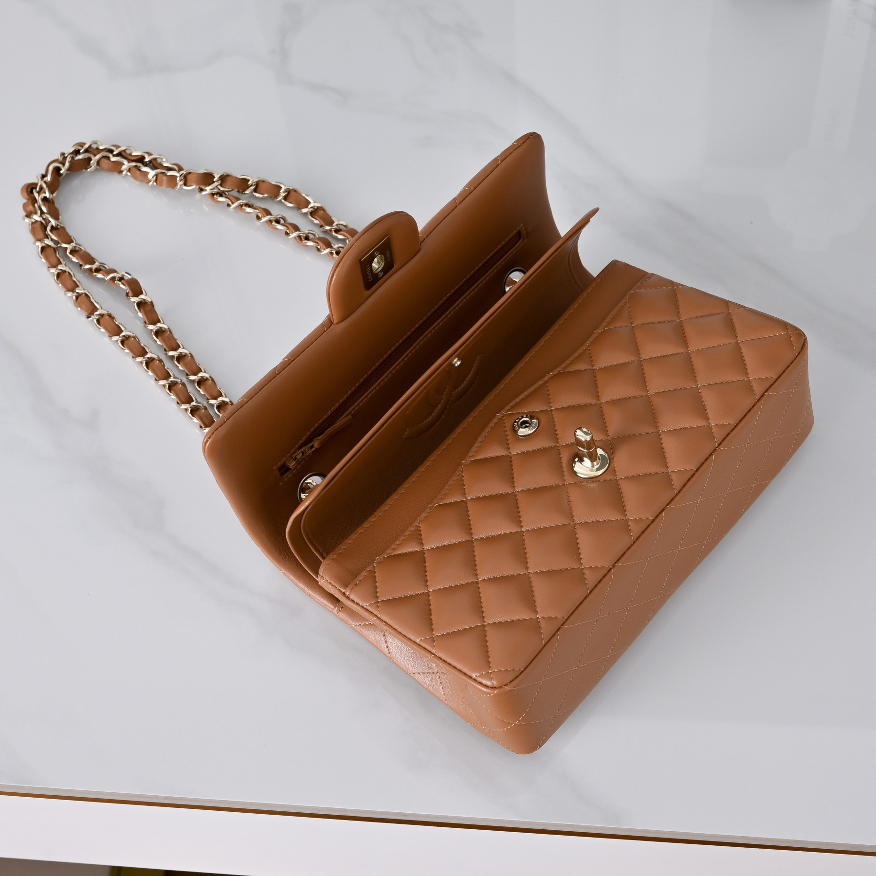 Ch**el classic flap handbag caramel with light gold hardware a01113 23x14.5x6cm