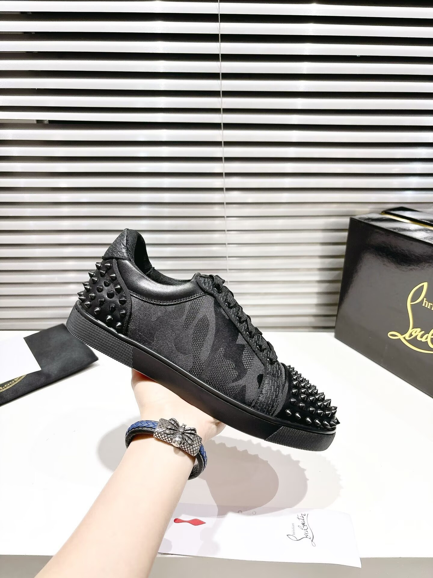 UA Christian Louboutin Seavaste 2 Orlato Sneakers