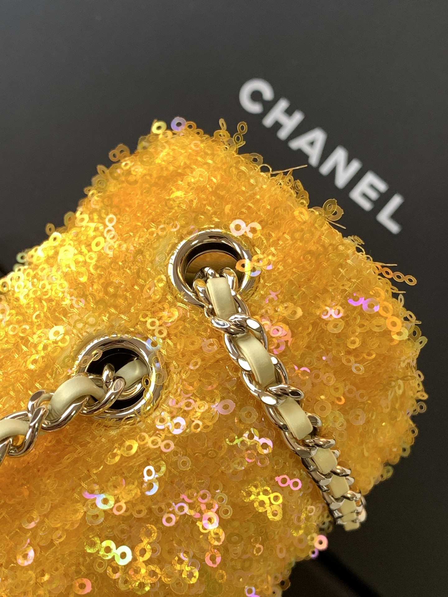 Ch**el sequin flap bag as4561 14x21x8cm