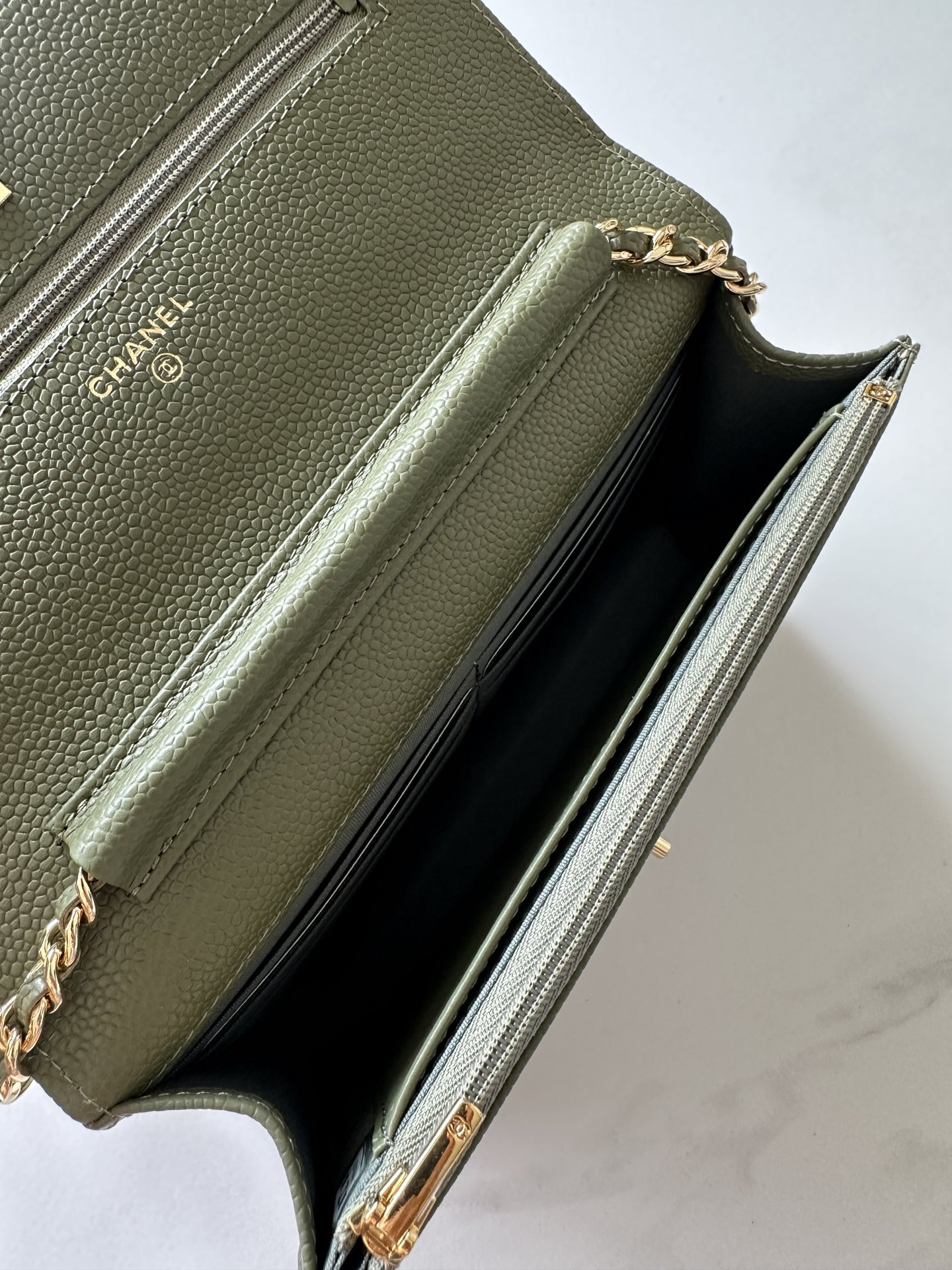 Ch**el woc classic wallet on chain 13x19cm