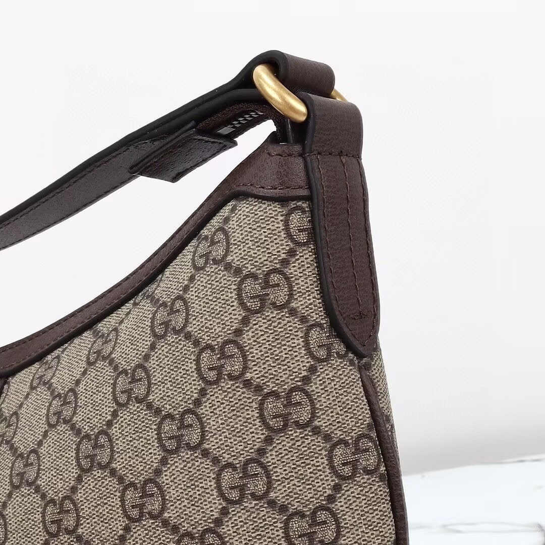 Gvc*1 Crossbody Bag 30x22x5.5cm