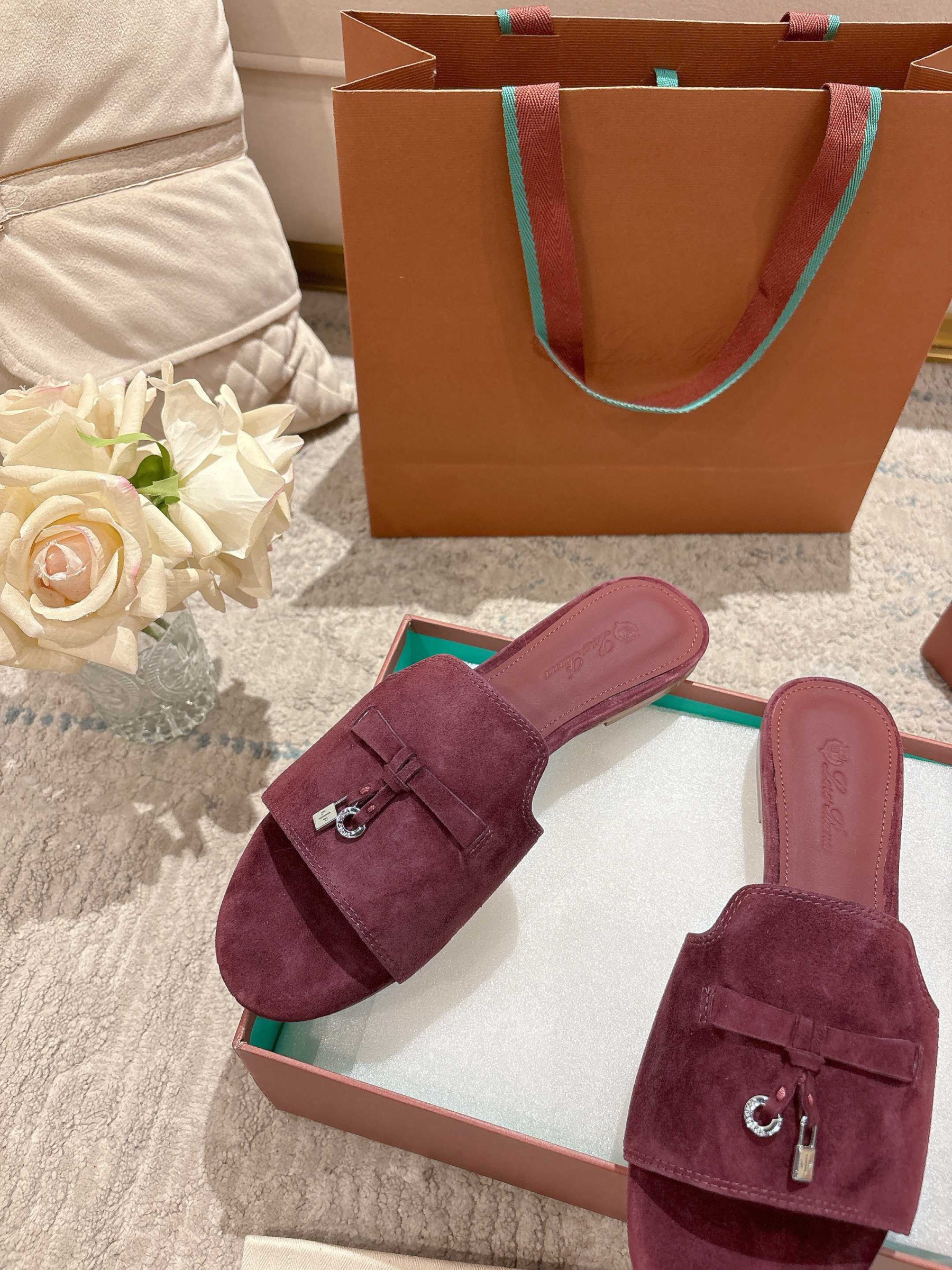 UA L0r0 P1ana Summer Charms Sandal