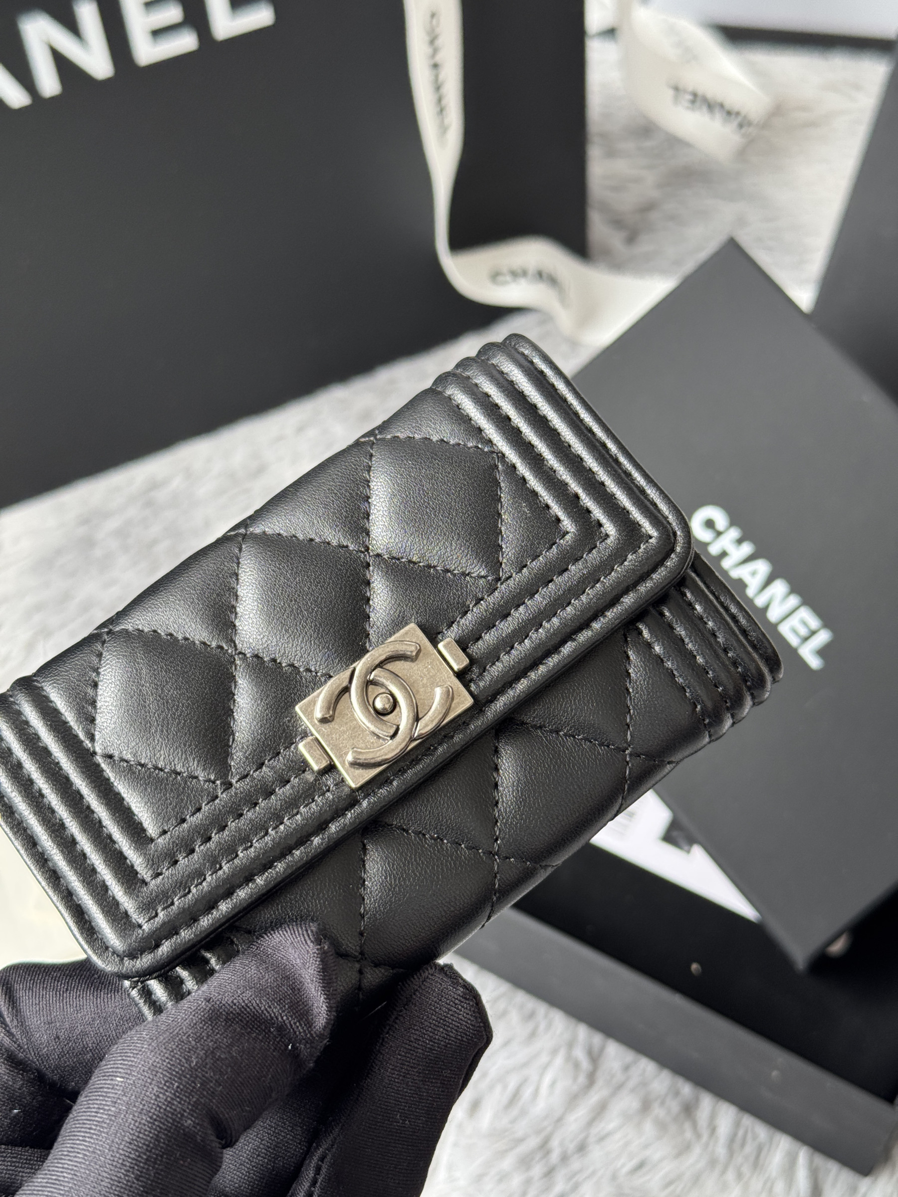 Ch**el boy Ch**el flap card holder a80603 7.5x11.3x2.1cm