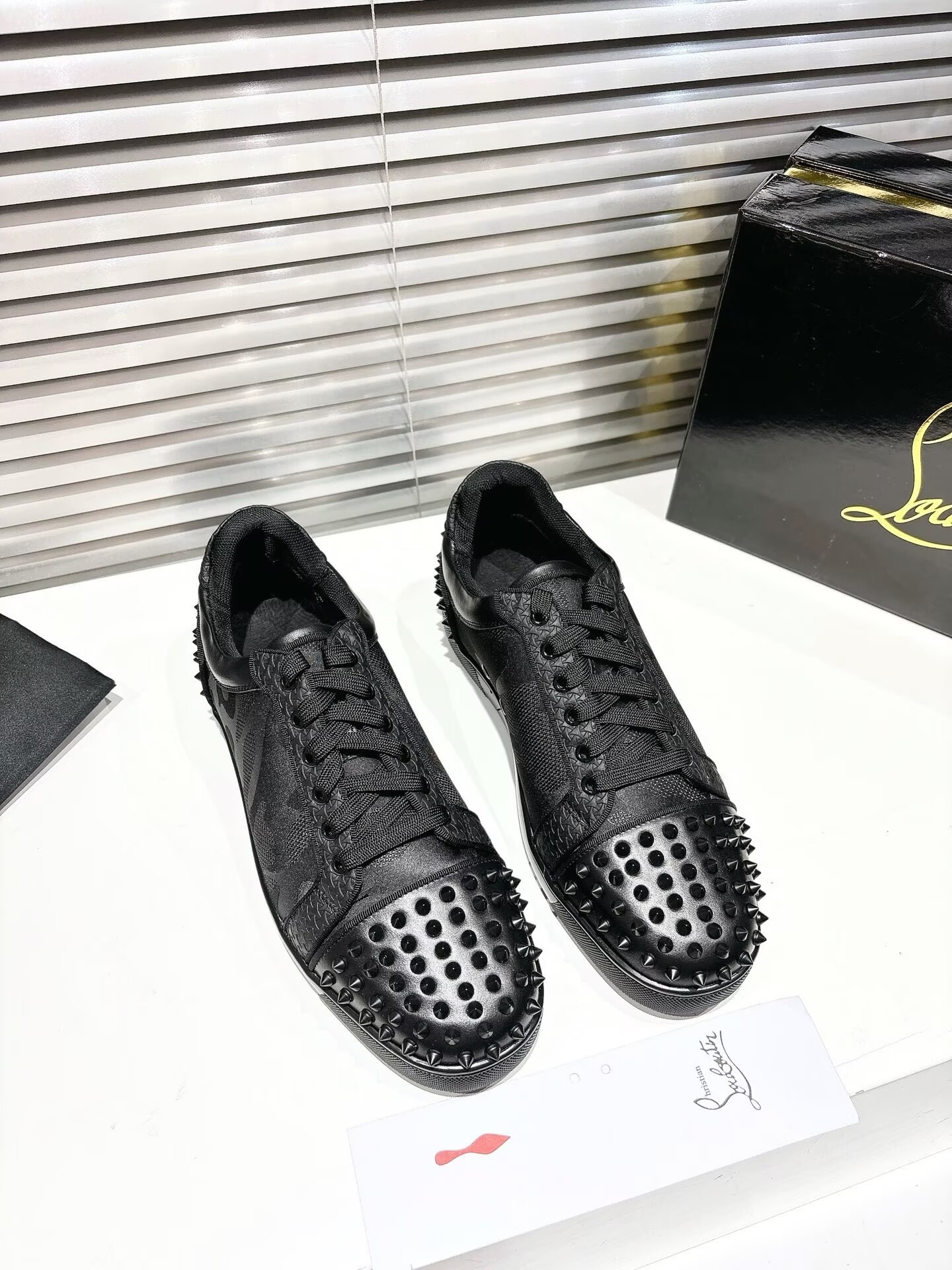 UA Christian Louboutin Seavaste 2 Orlato Sneakers