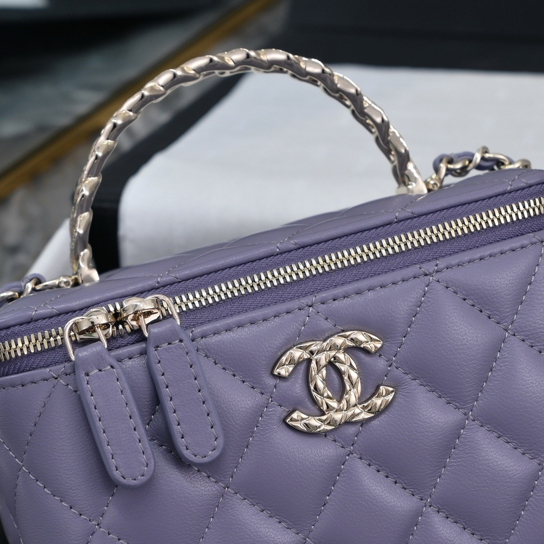 Ch**el Clutch With Chain 9.5x17x 8cm