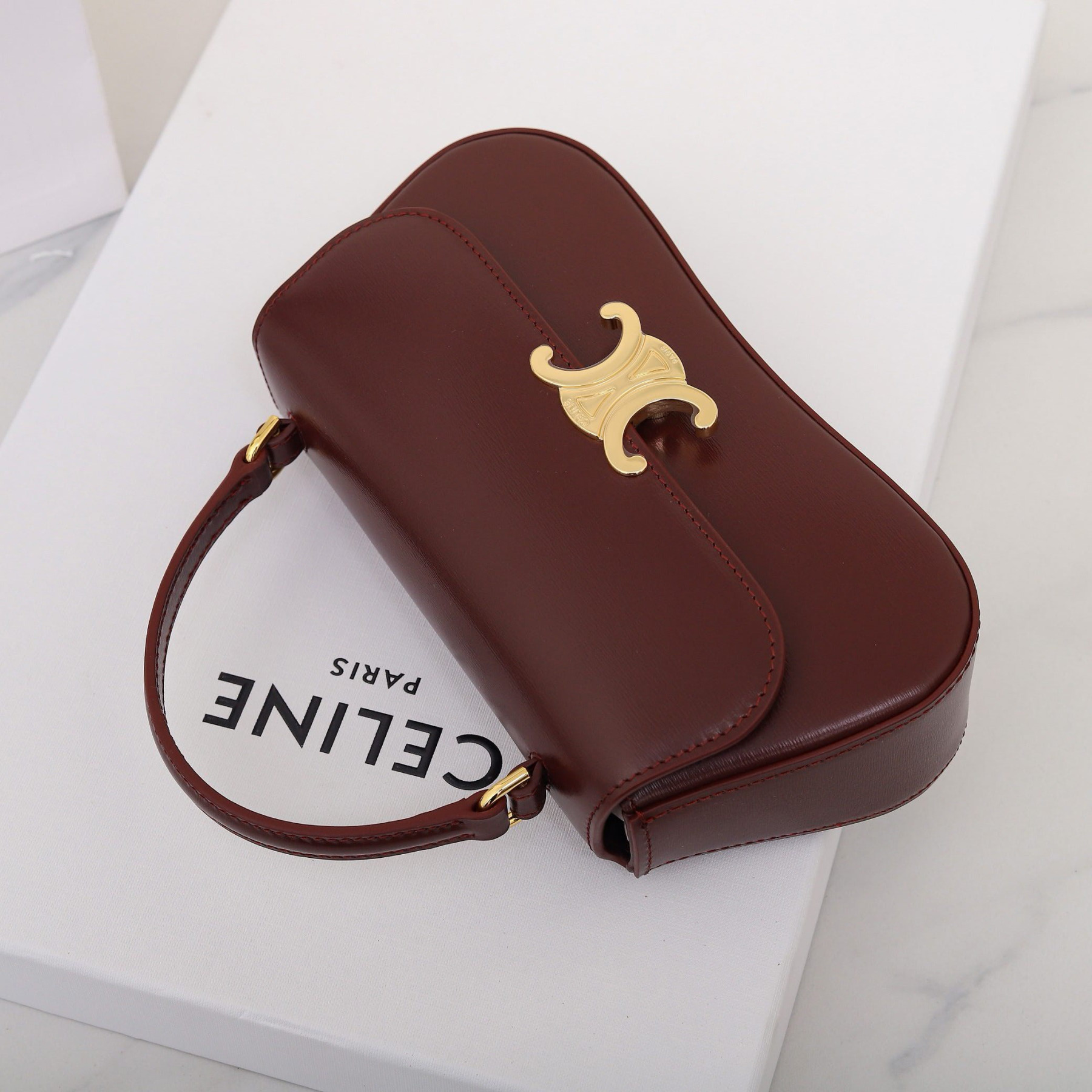 Celine TEEN CELINE LOLA IN shiny calfskin 20x11.5x5cm