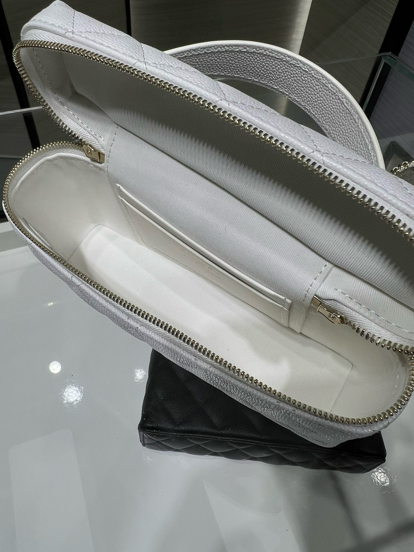 Ch**el classic vanity with chain handbag ap4385 17x19.5x5cm