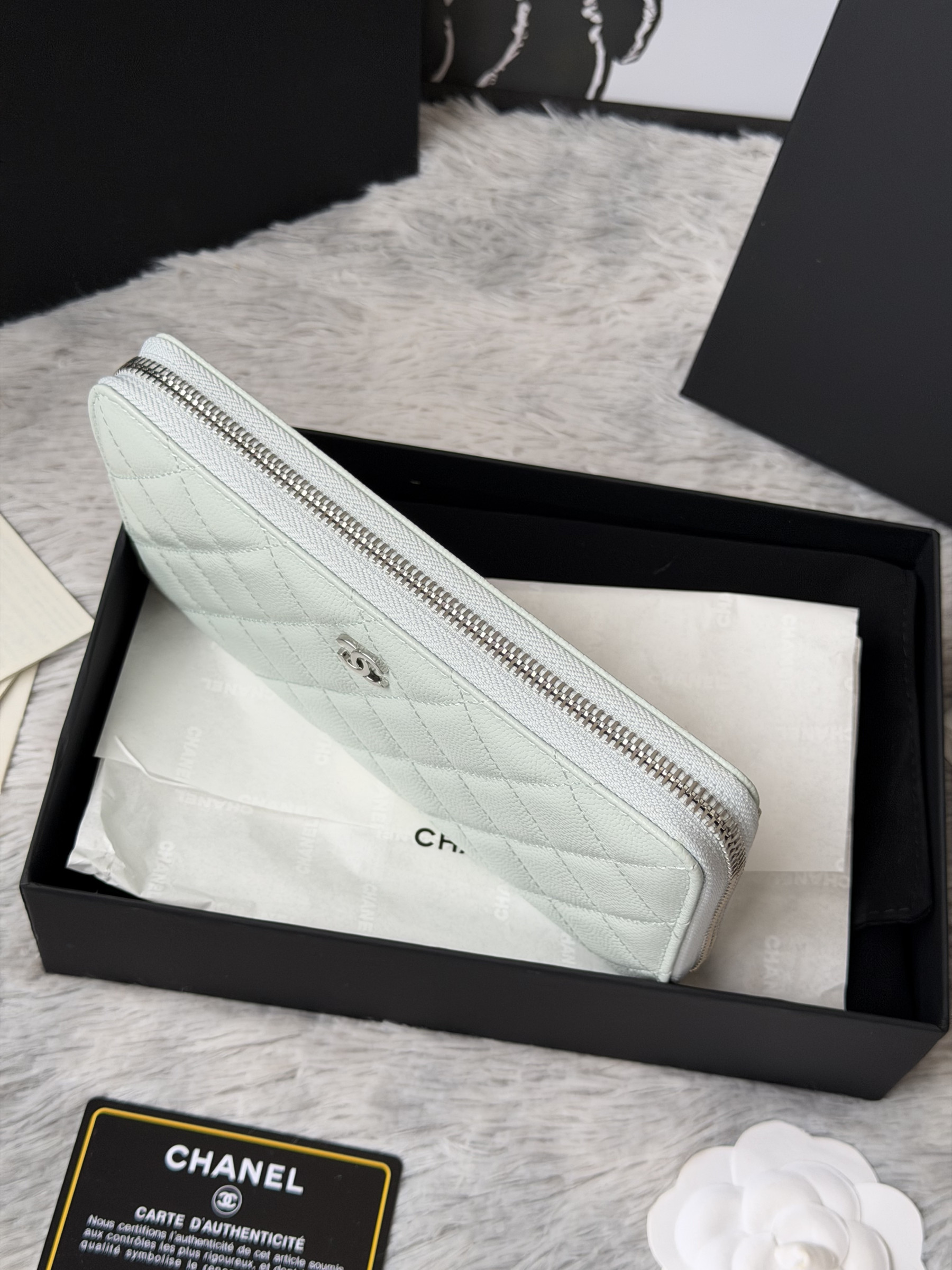 Ch**el zip around wallet 80758 10x19x3cm