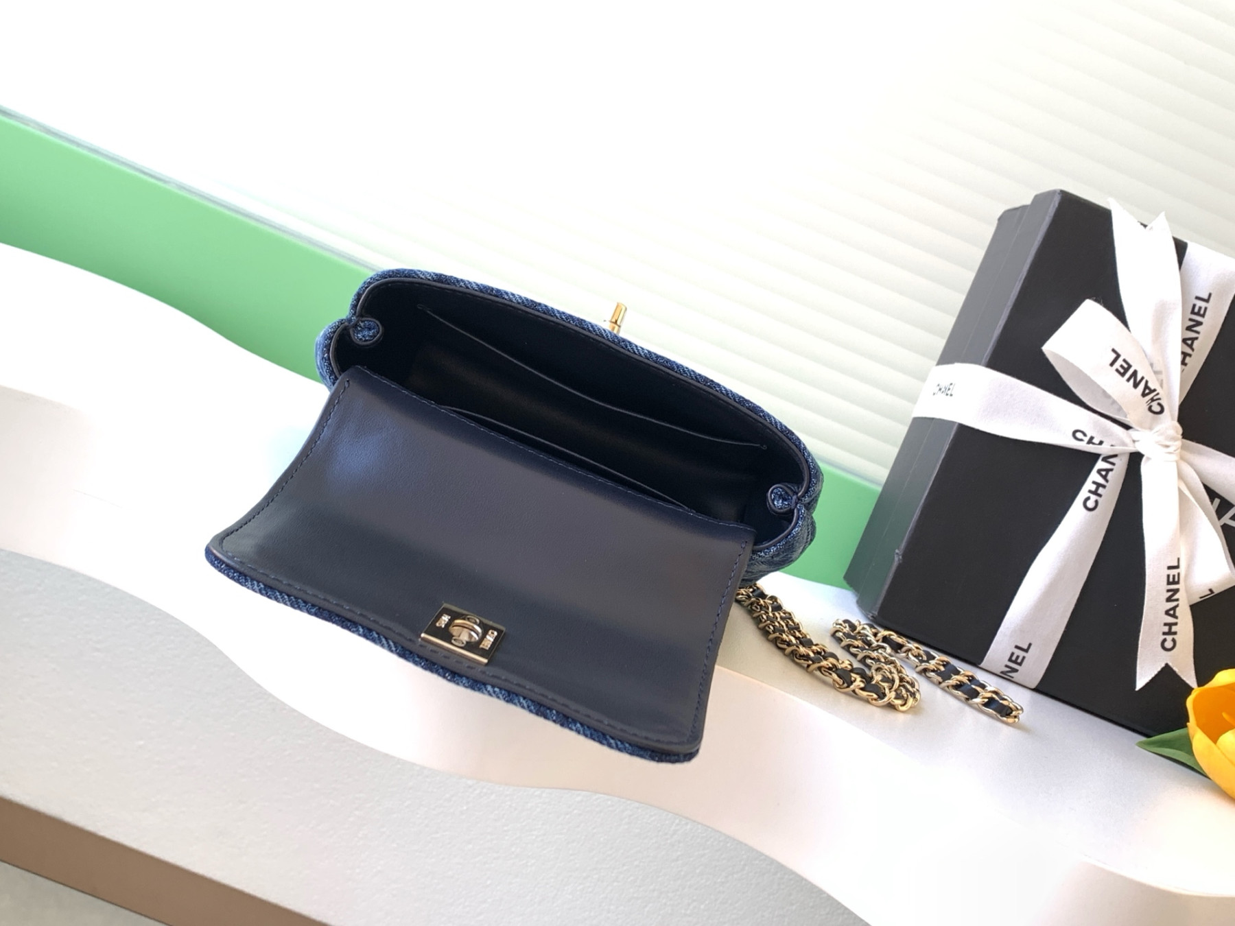 Ch**el coco clutch with chain ap4244 11.5x14.5x5.5cm