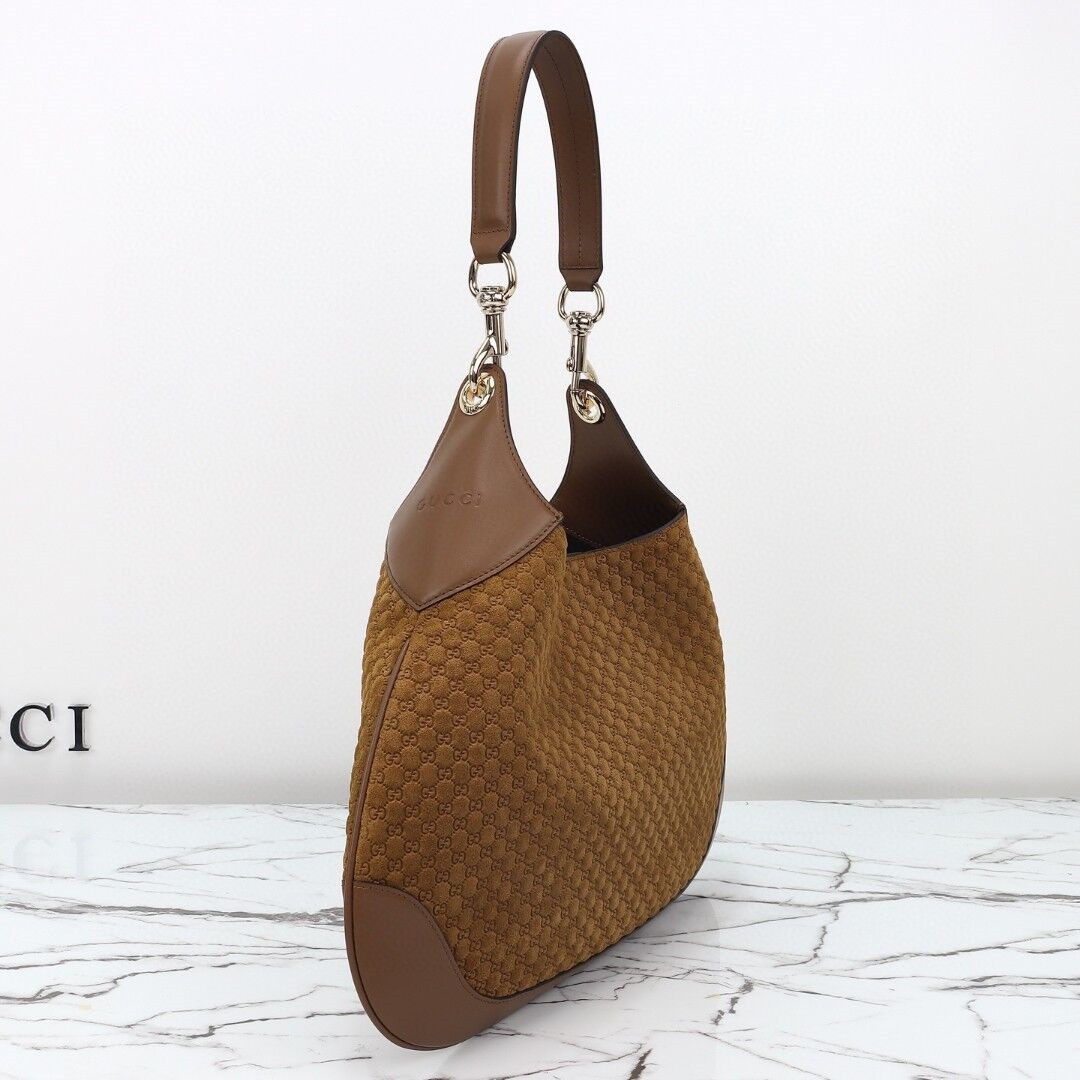 Gvc*1 B Shoulder Bag 42x 36x 2cm