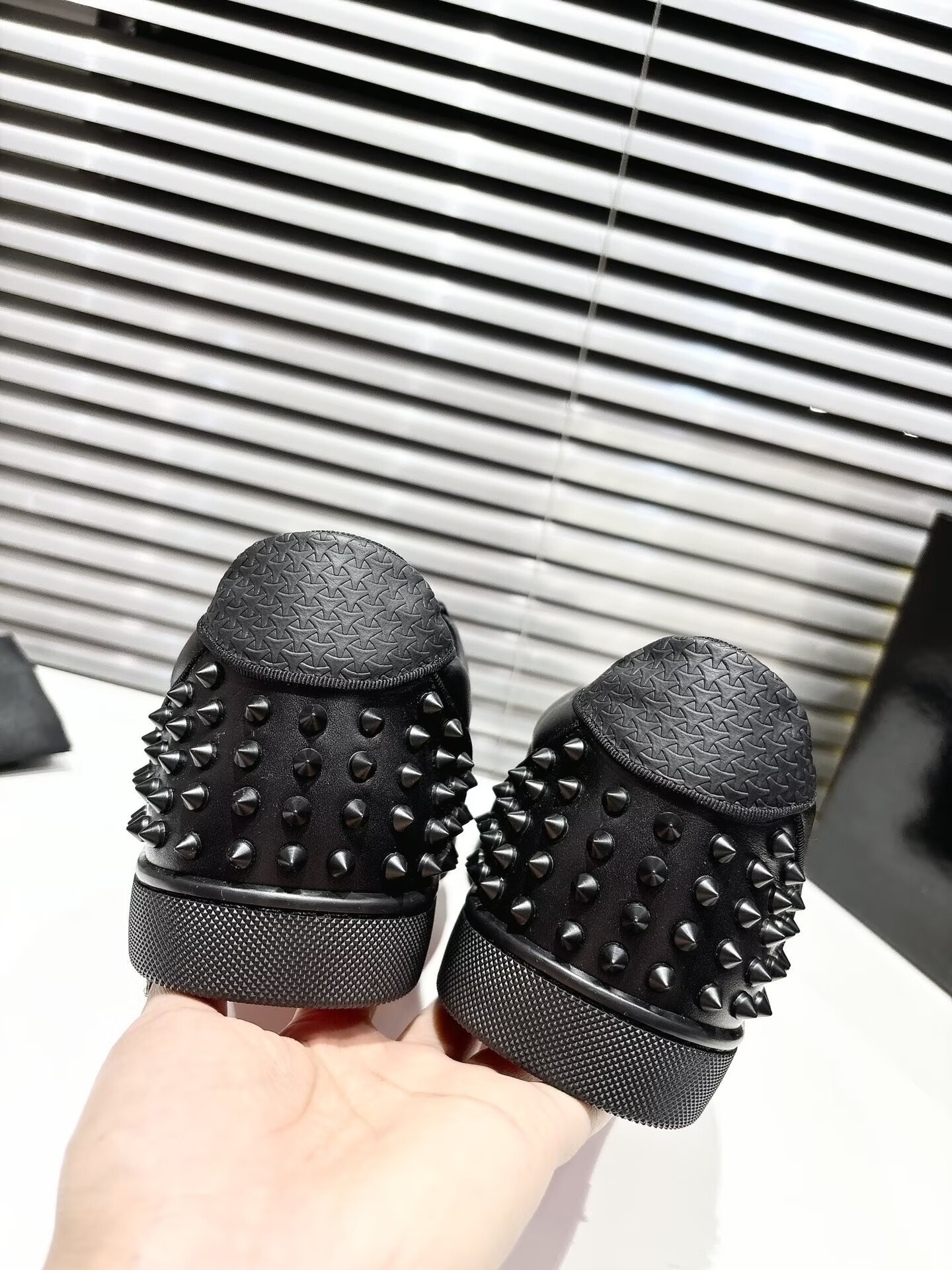 UA Christian Louboutin Seavaste 2 Orlato Sneakers