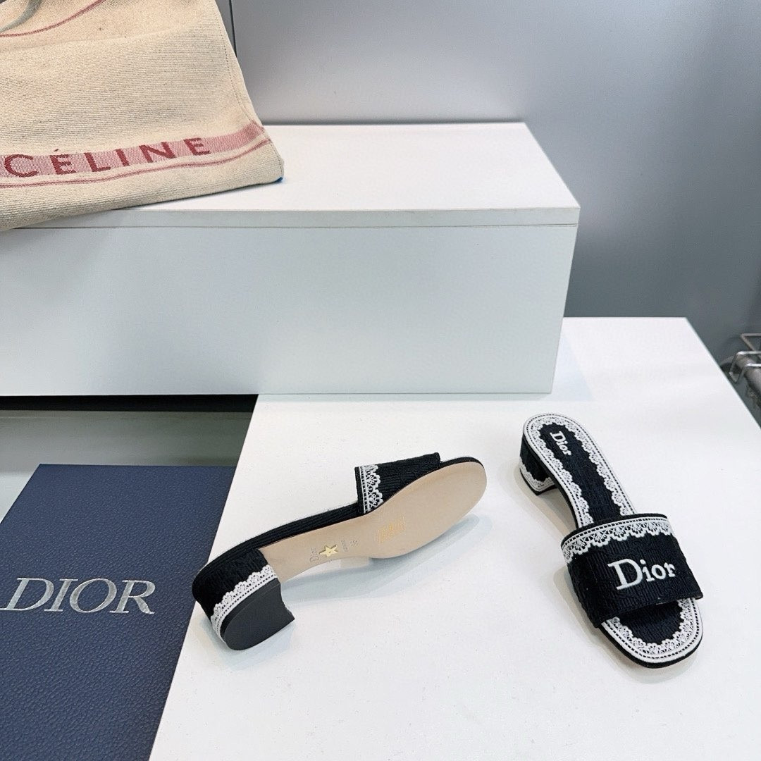 UA D10ramour D10r Dentelle Heeled Slide