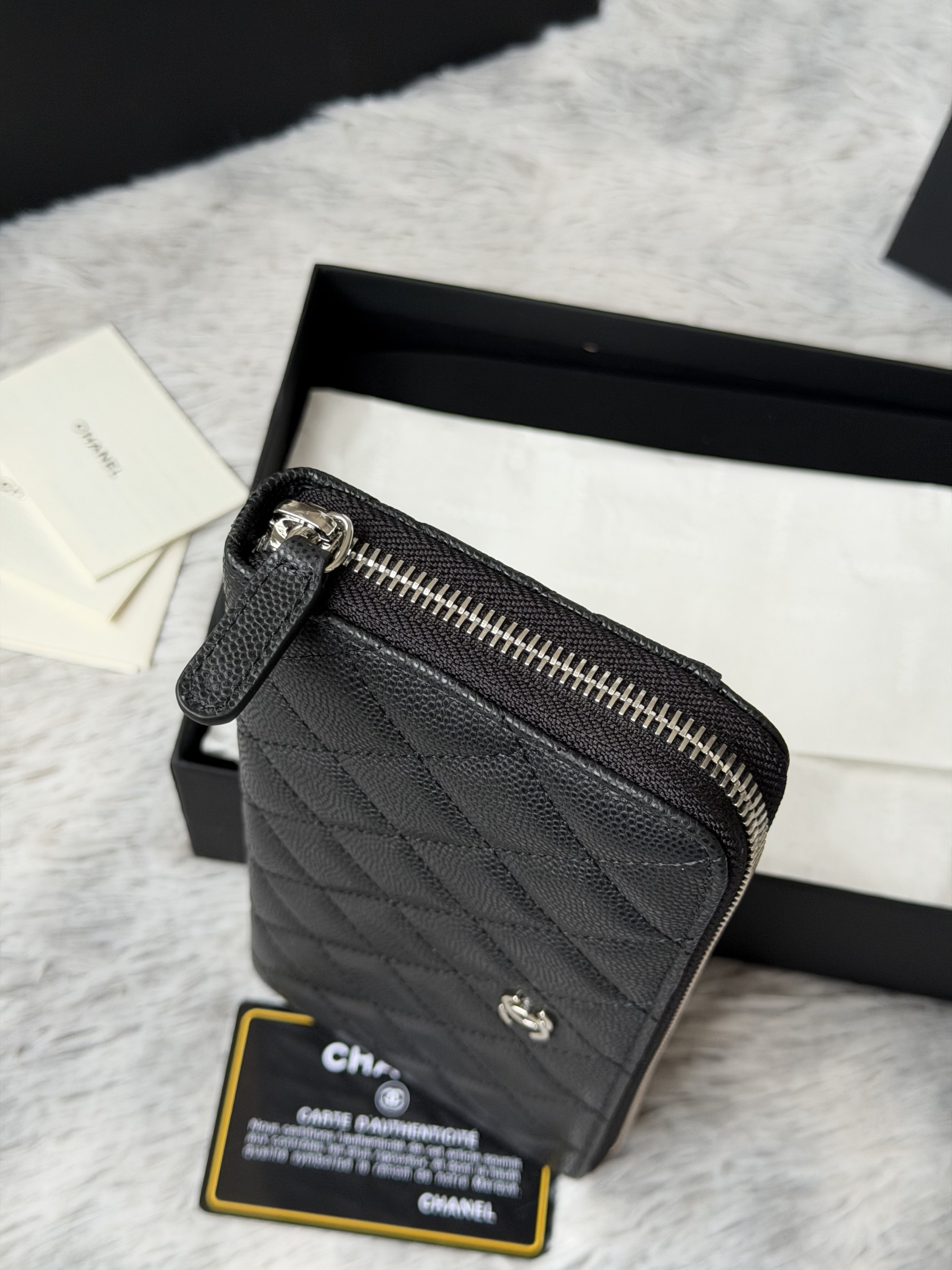 Ch**el zip around wallet 80758 10x19x3cm