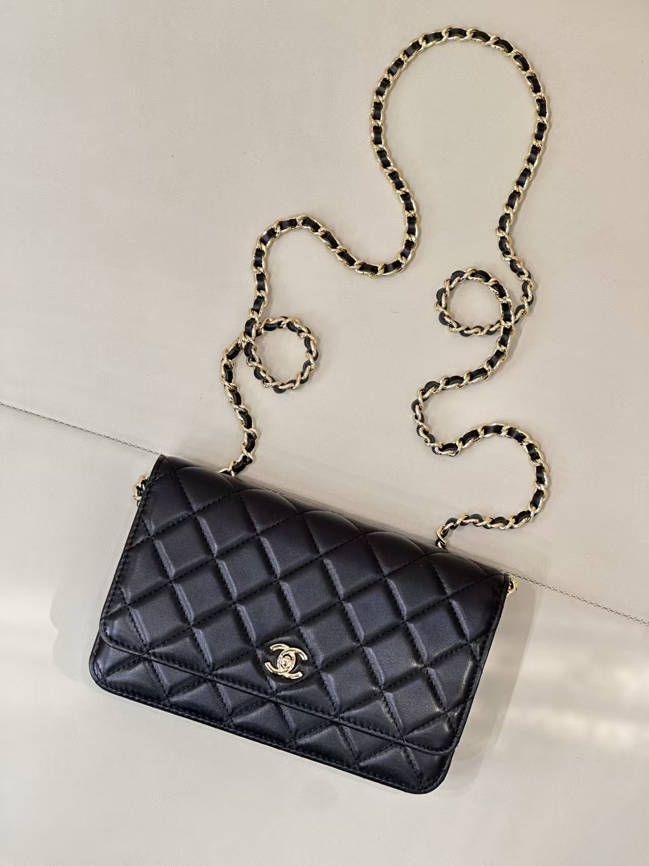 Ch**el WOC CLASSIC WALLET ON CHAIN 13x19cm