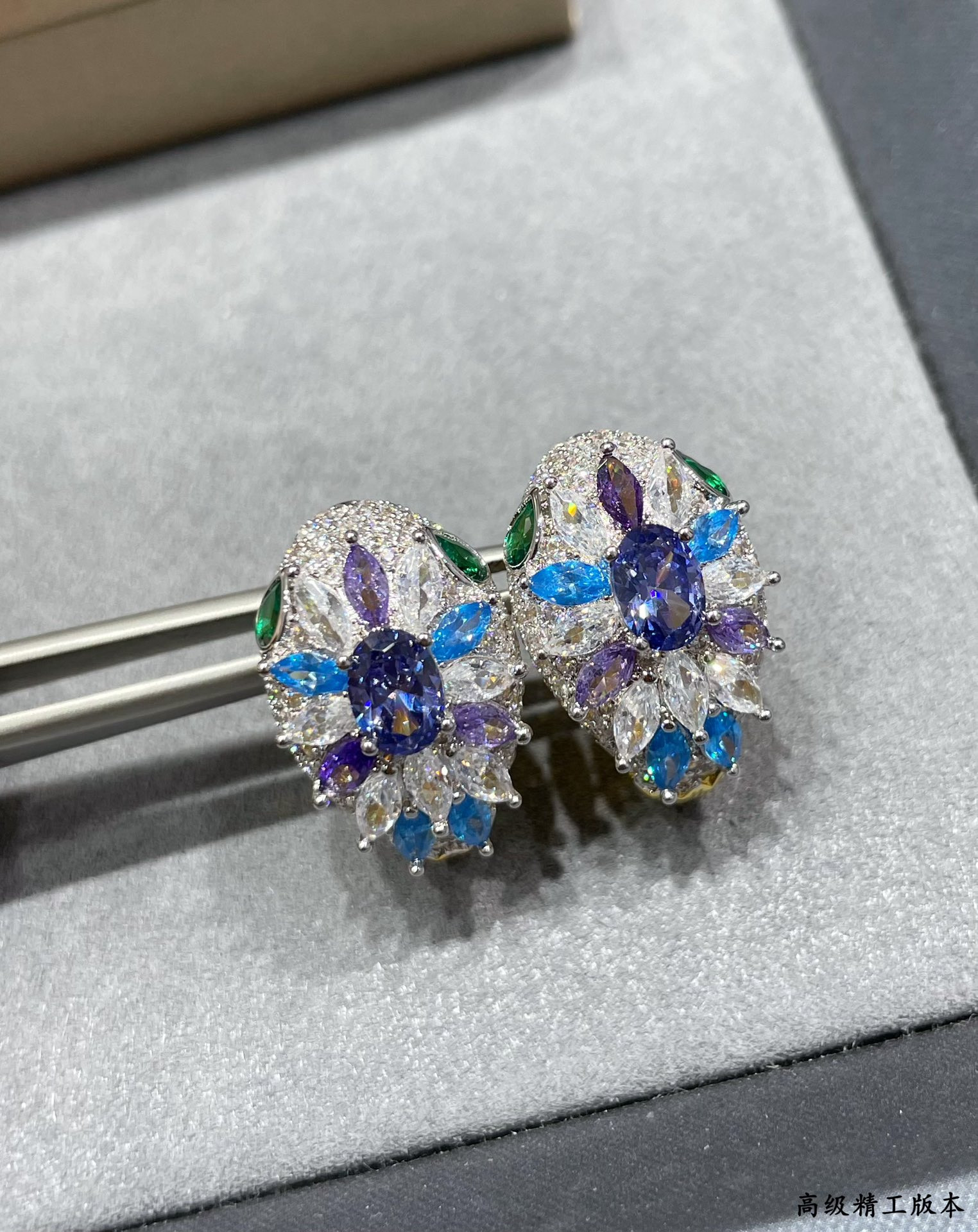 Bv1g*ai D1am0nd Princess Snake Earrings