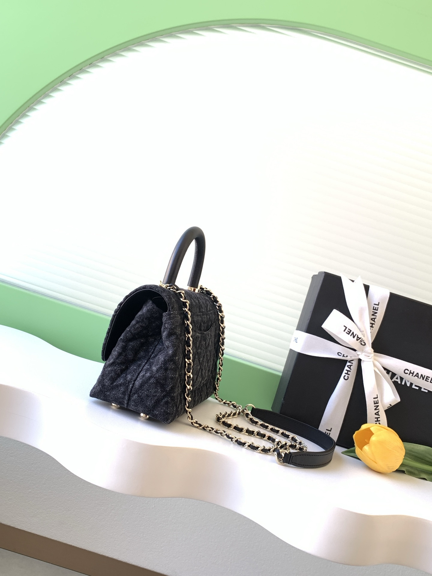 Ch**el coco clutch with chain 13x19x9cm