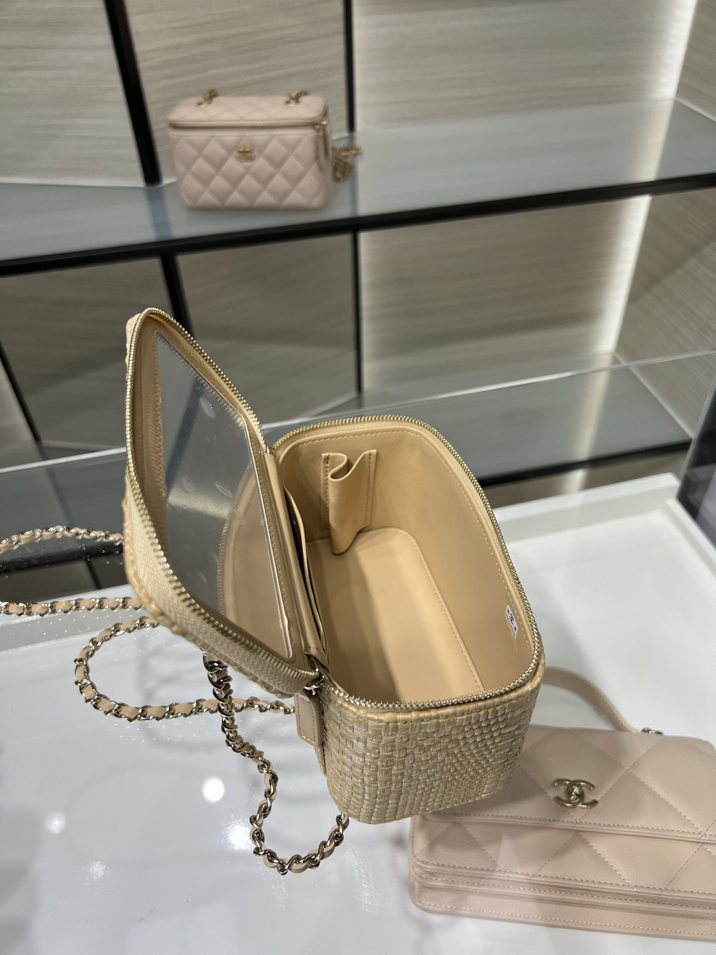 Ch**el classic long vanity with chain ap1341 9.5x17x8cm