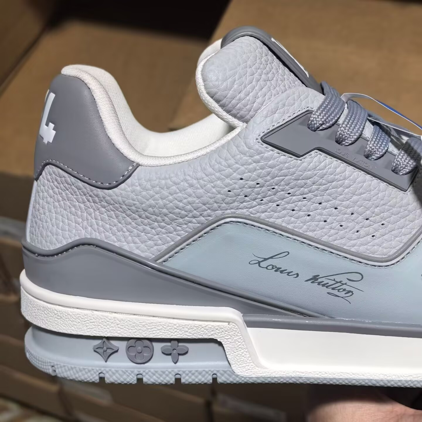 UA LV trainer Sneakers