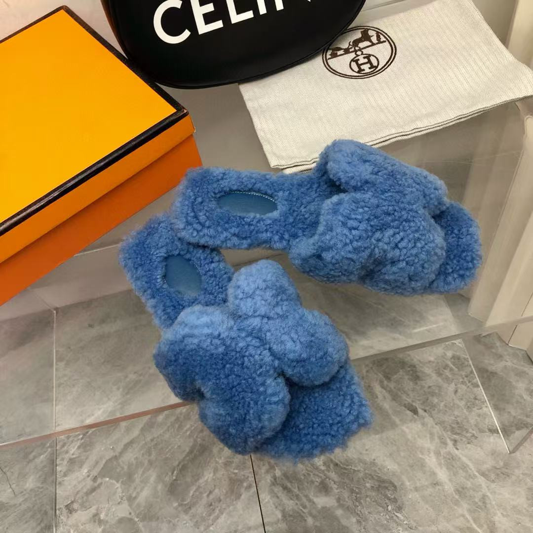 UA H**me5 Oran sandal