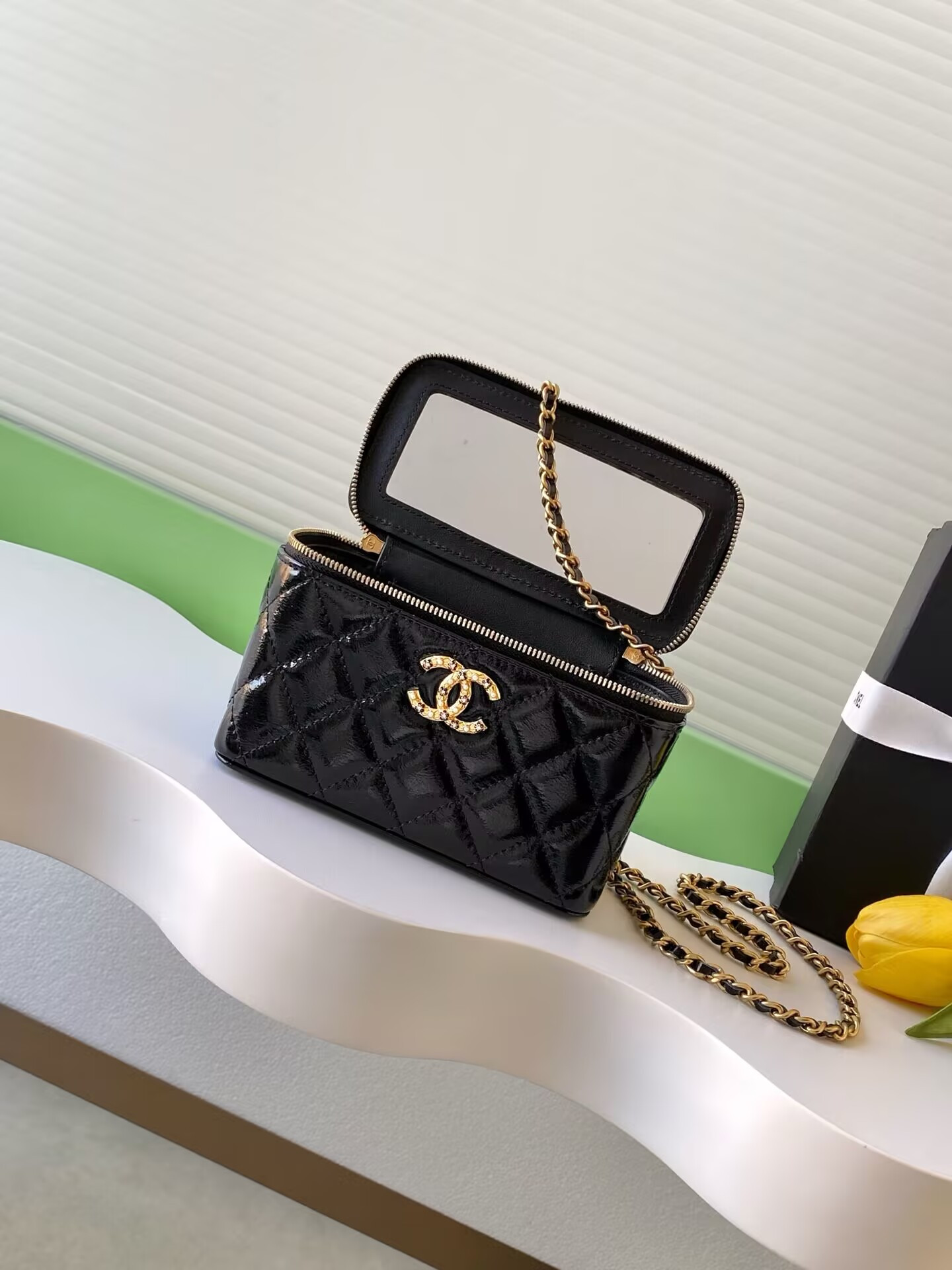 Ch**el Vanity With Chain 9.5x17x8cm