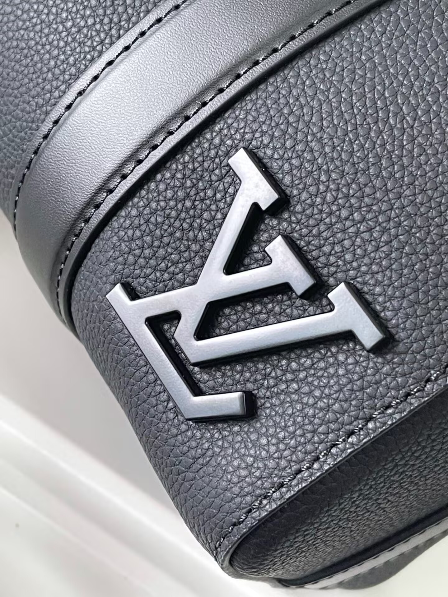 LV City Keepall M59255 27x17x13cm