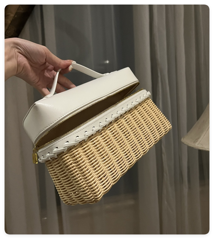 L0r0 P1ana Extra Pocket L27 Wicker Bag 27 x 10 x 16cm