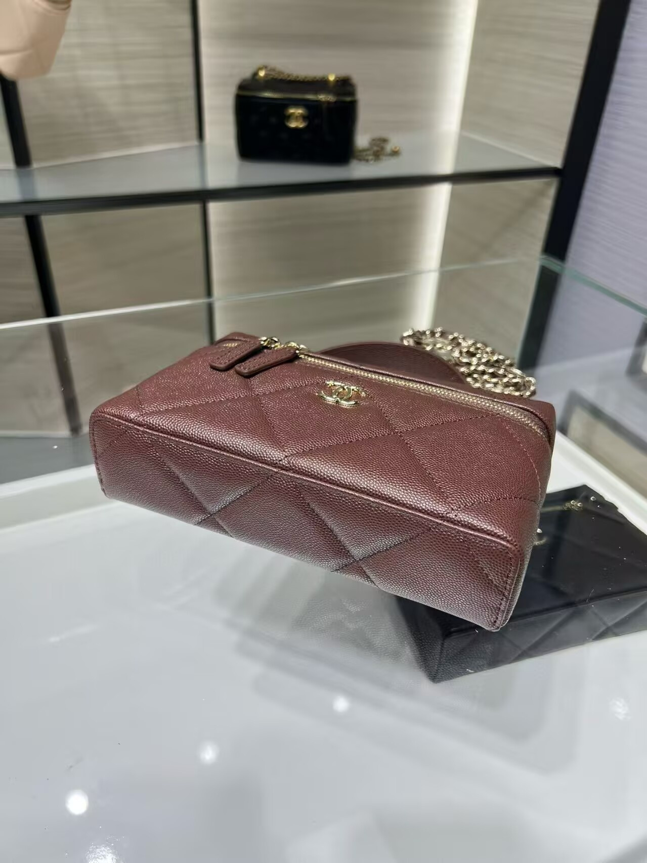 Ch**el Vanity With Chain AP4936 19.5x17x5cm