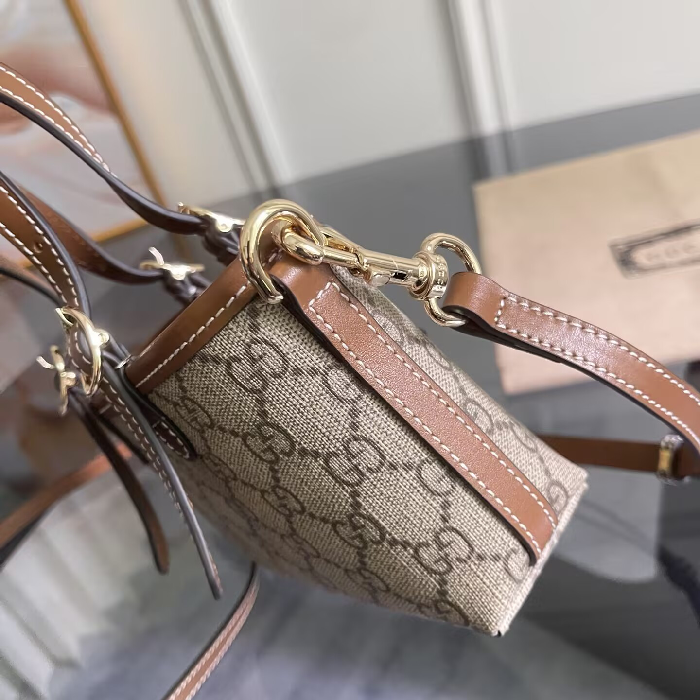 Gucci GG Emblem Mini Bag 17.5x11x6.5cm