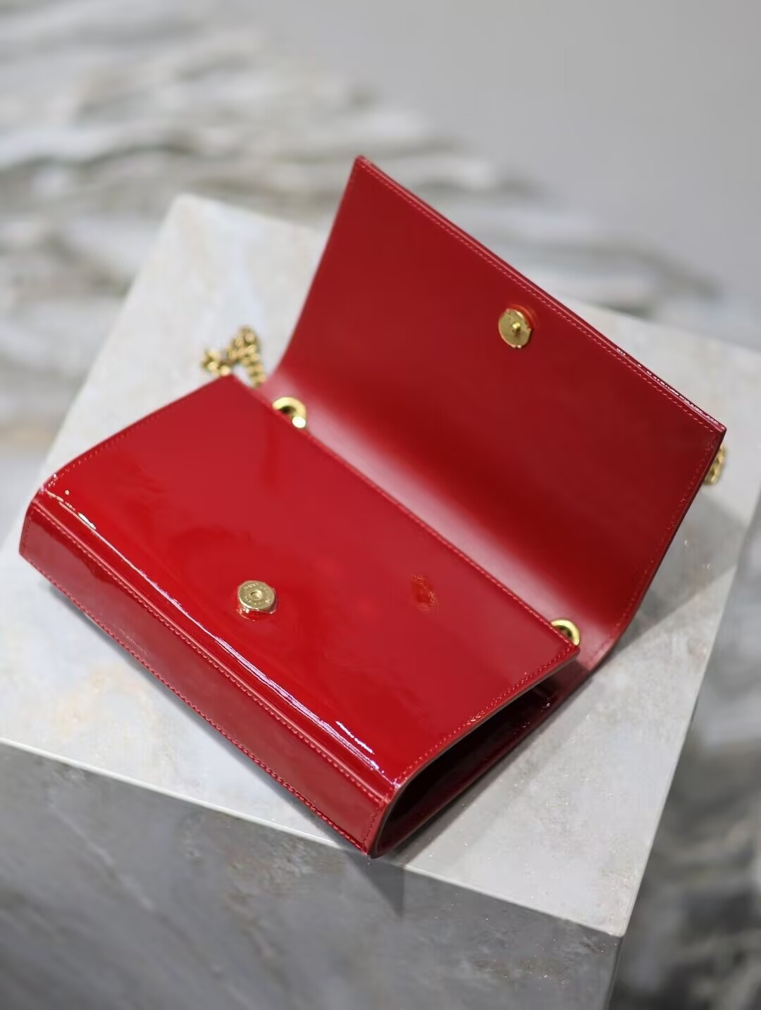 Y51 KATE Nappa Patent Calfskin Two-Toned 20x13.5x6cm