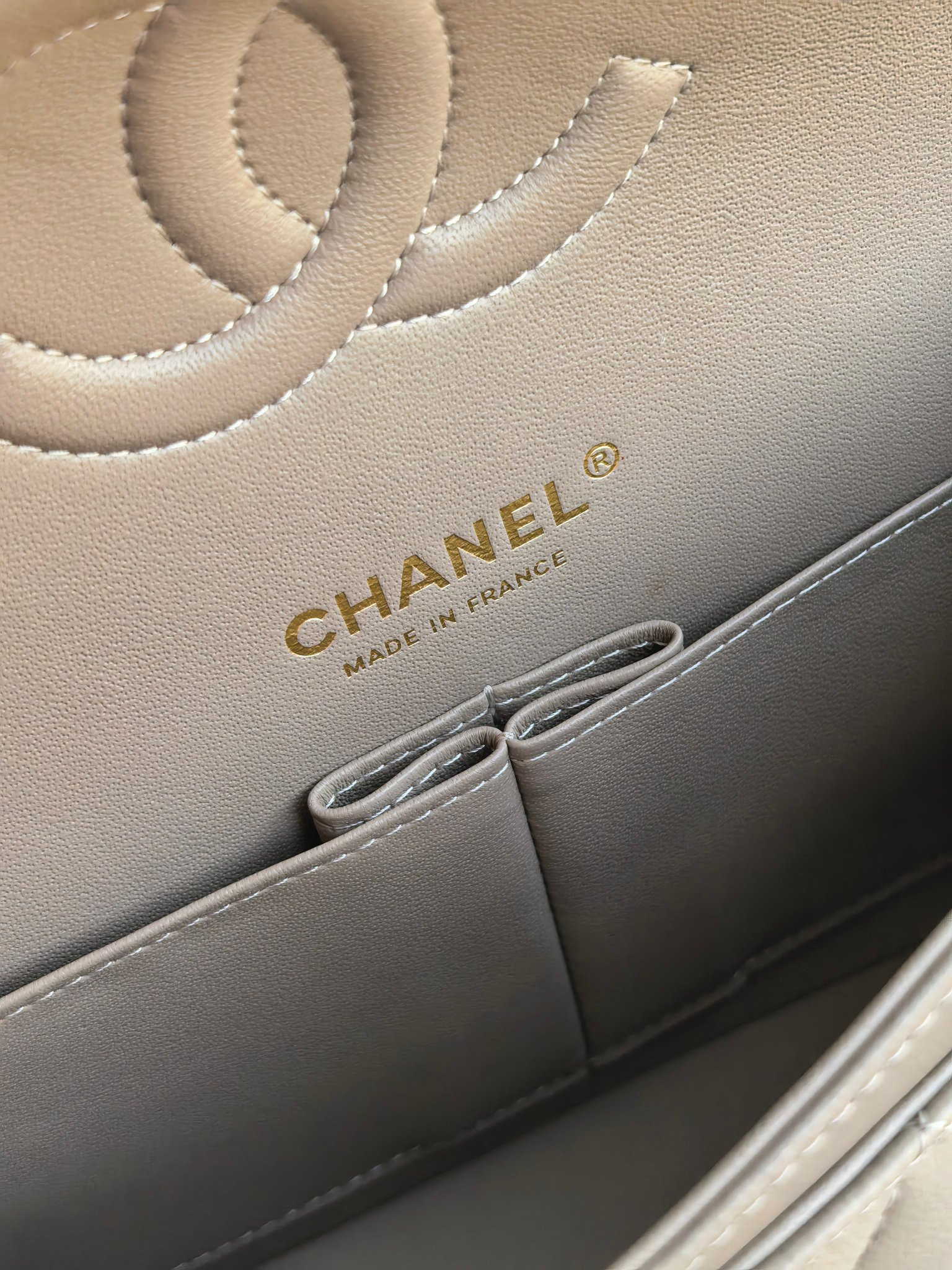 Ch**el classic flap bag light gold hardware 15.5x25.5x6.5cm