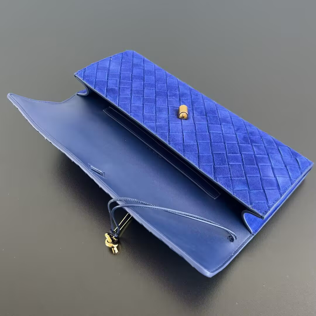 BOTTEGA VENETA Long Clutch Andiamo With Handle Fondant 31x13x3cm