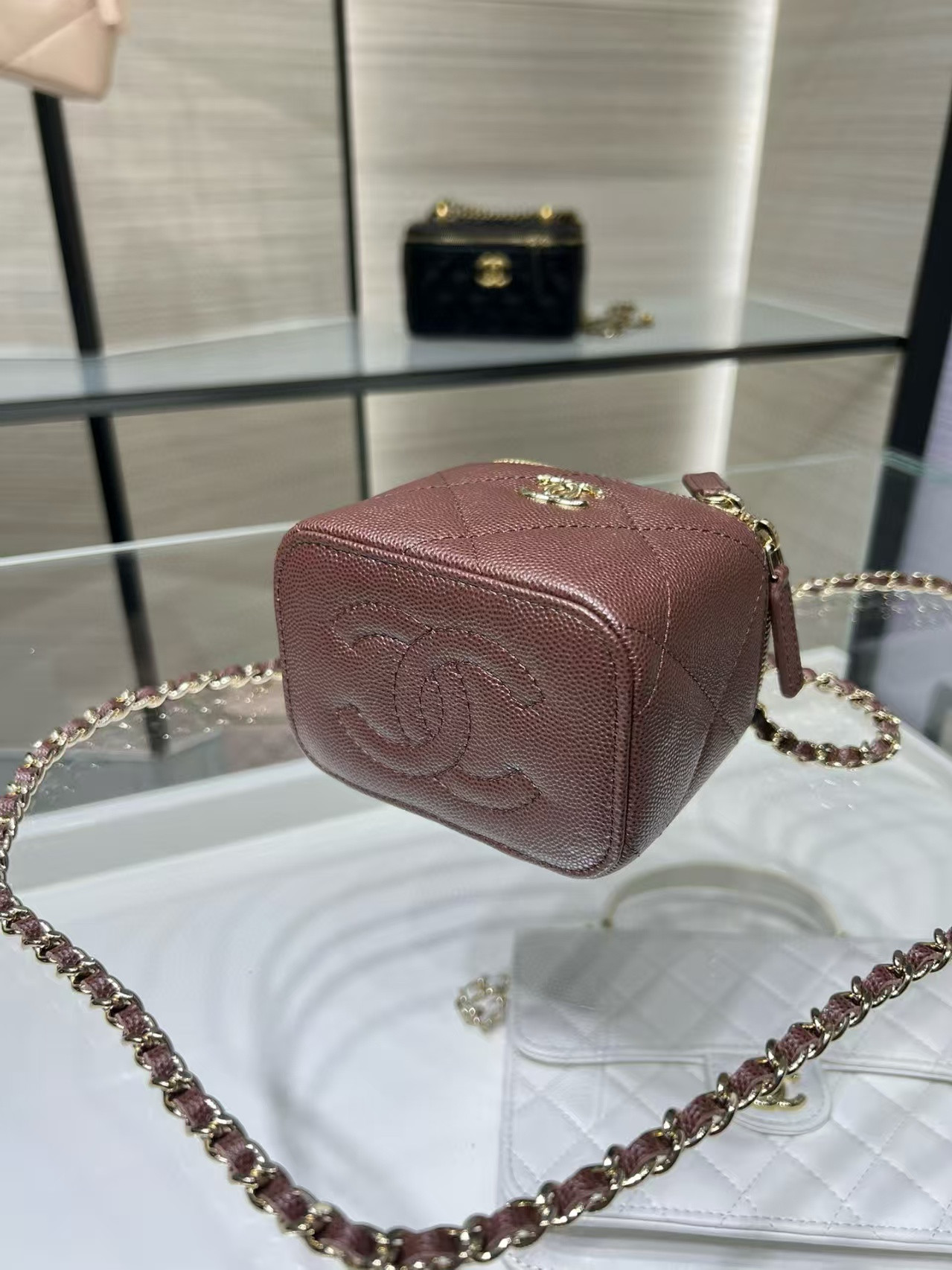 Chanel Classic Top Handle Vanity Case with Chain 10x7x9cm