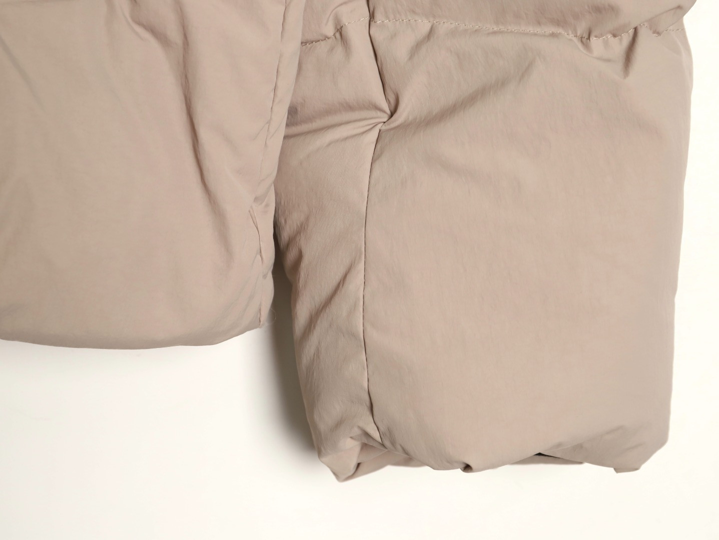 Can*a G00se Short Puffer jacket