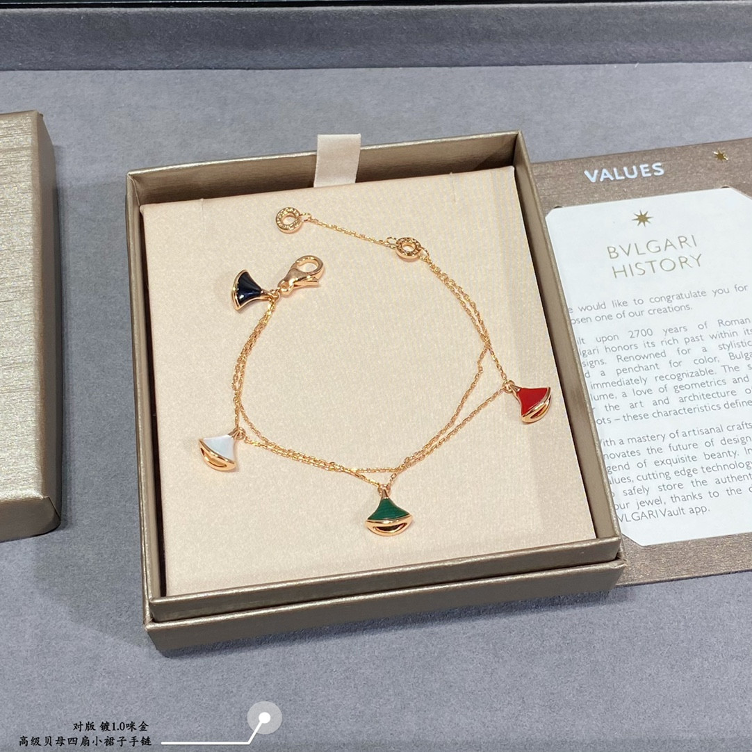 Bv1g*ai Four mini skirts Bracelet