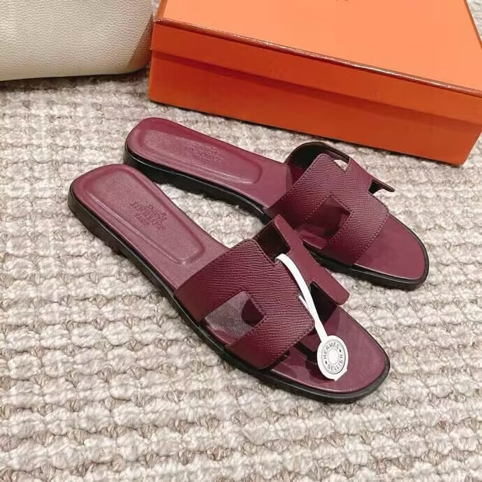 UA H**me5 Oran sandal