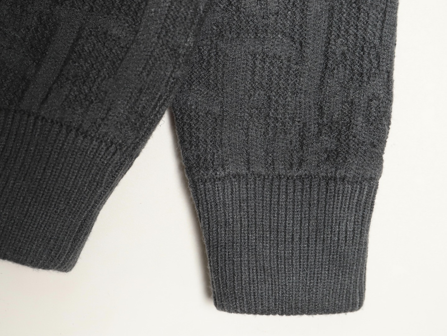 D10r CD 25ss Sweaters