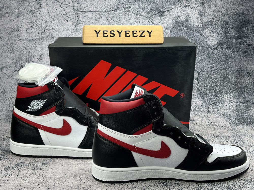 UA AIR JORDAN 1 RETRO HIGH OG "GYM RED"