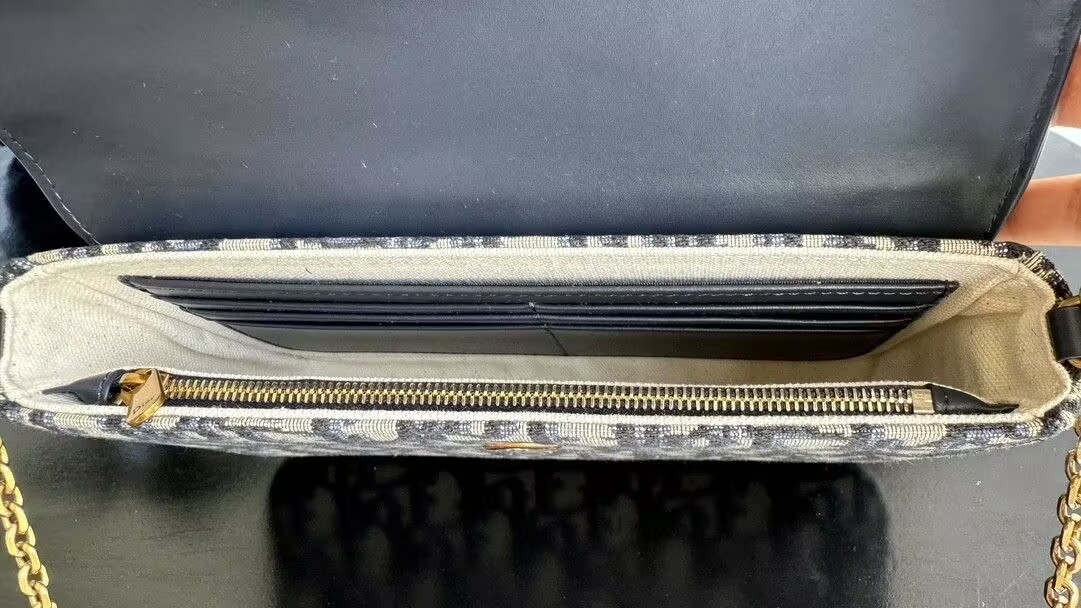 D10r Medium Saddle Pouch with Chain 21.5x13.5x4.5cm