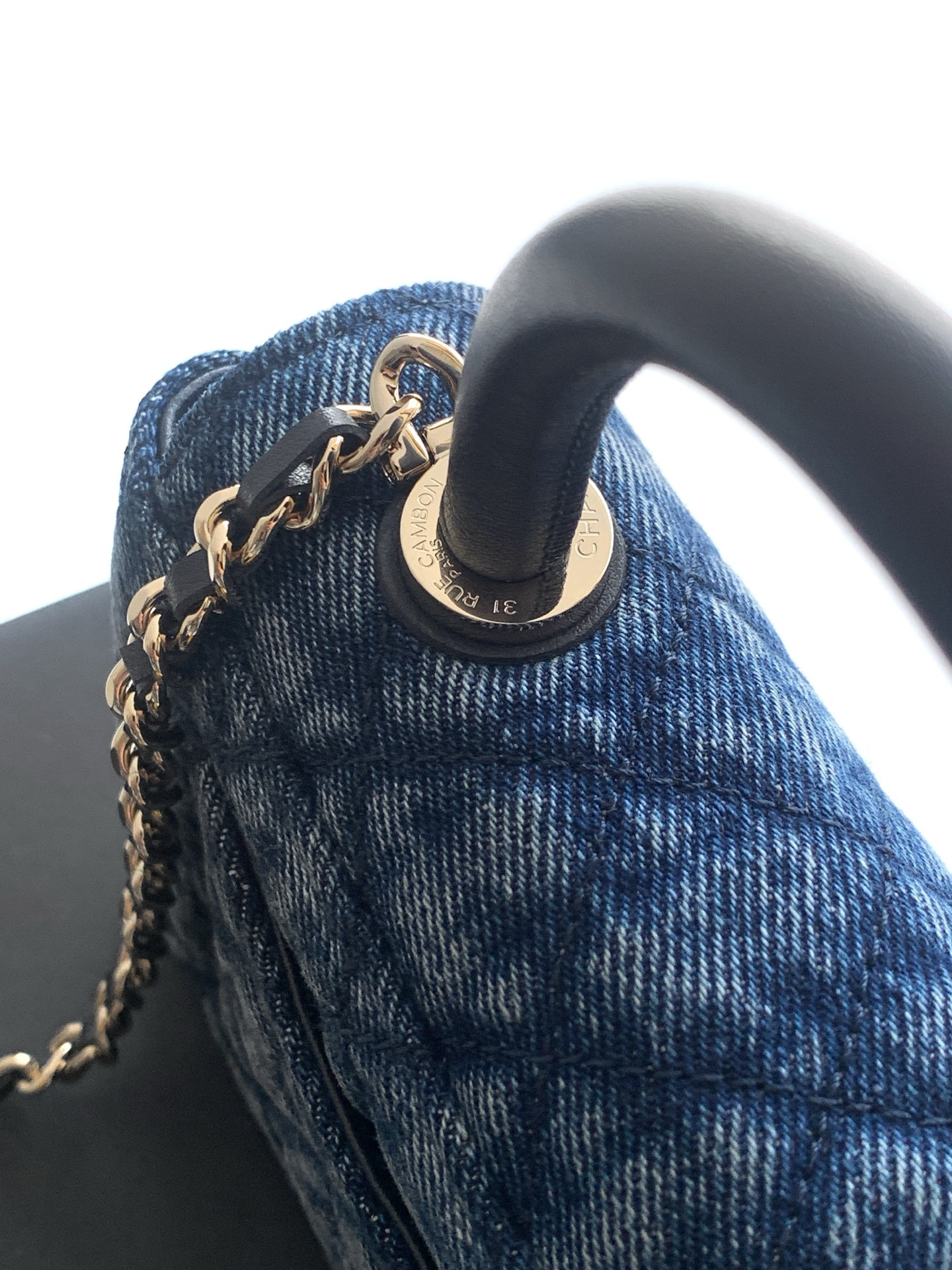 Ch**el coco clutch with chain ap4244 11.5x14.5x5.5cm
