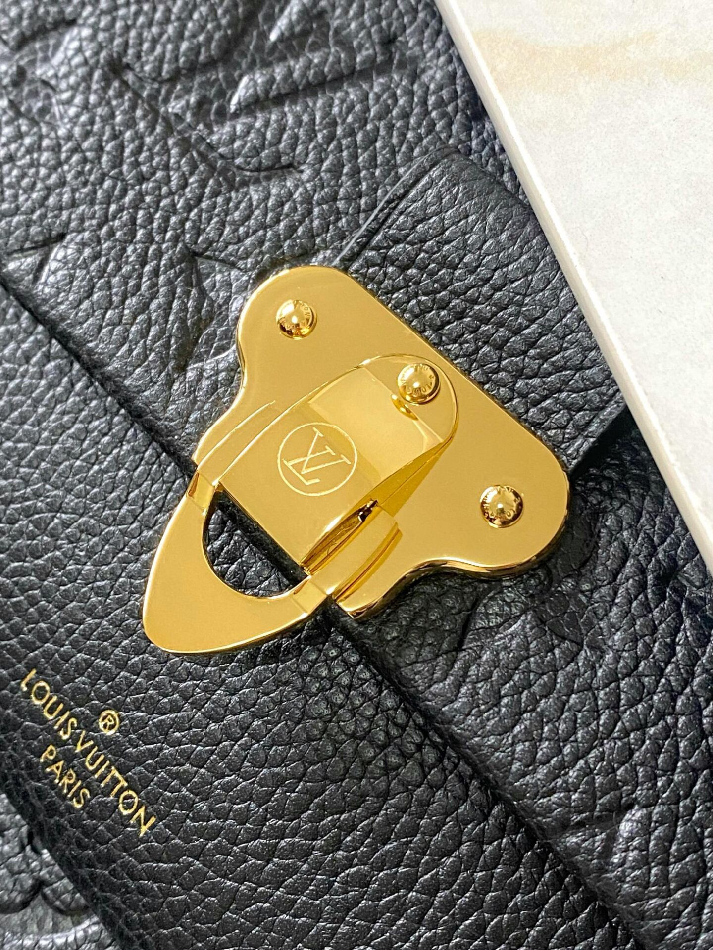 LV Vavin Chain Wallet M67839 19x12.5x4cm