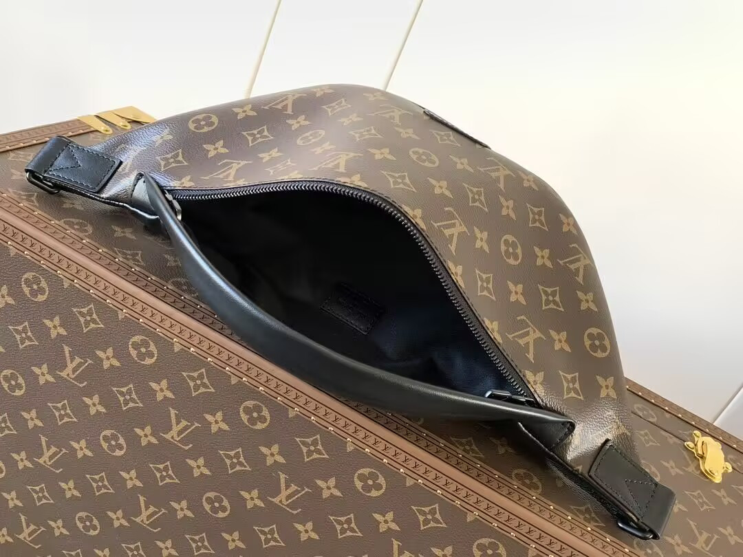 LV DISCOVERY BUMBAG M44336 Without Box 47x20x9cm