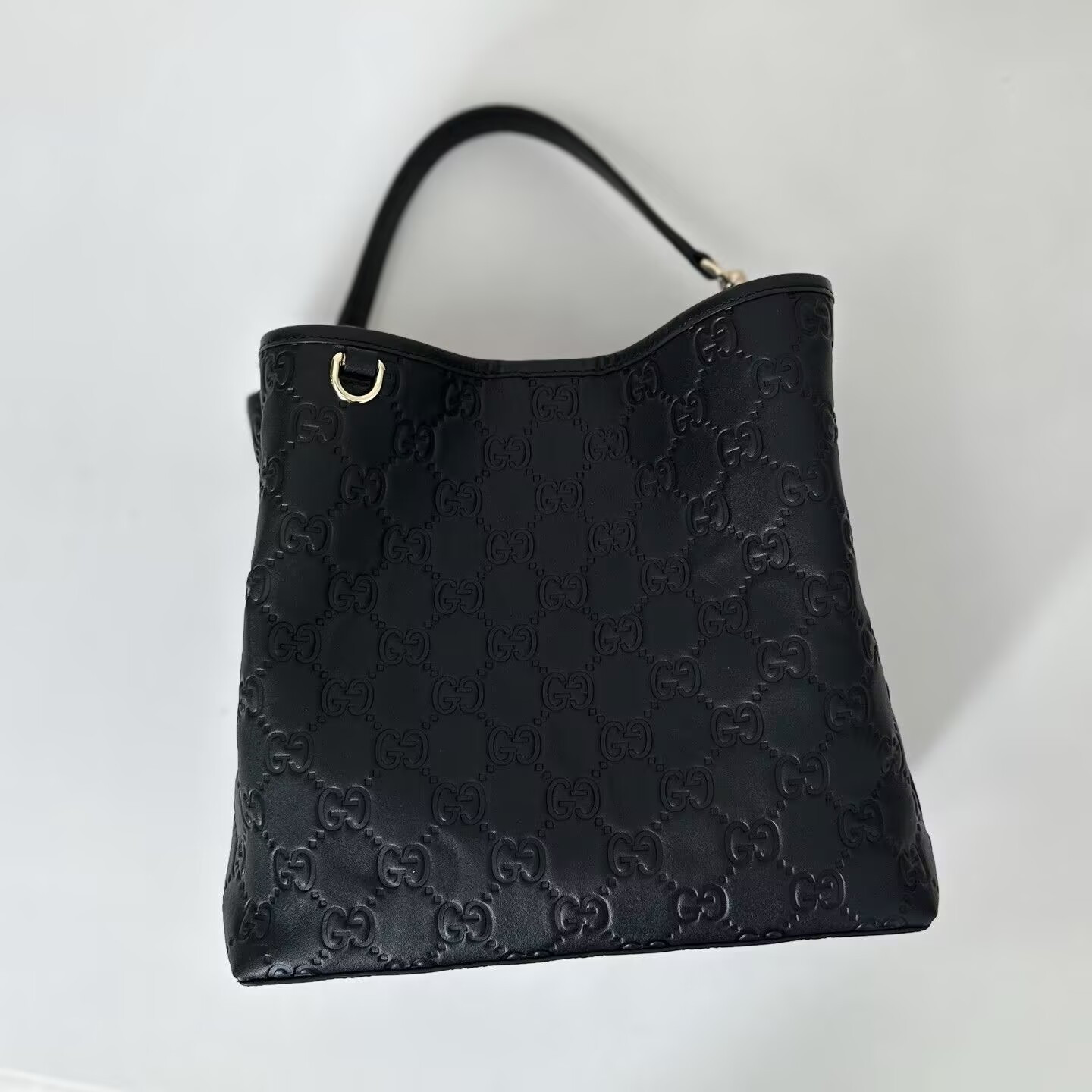 Gvc*1 GG Emblem Medium Bucket Bag 25x25x15.5cm