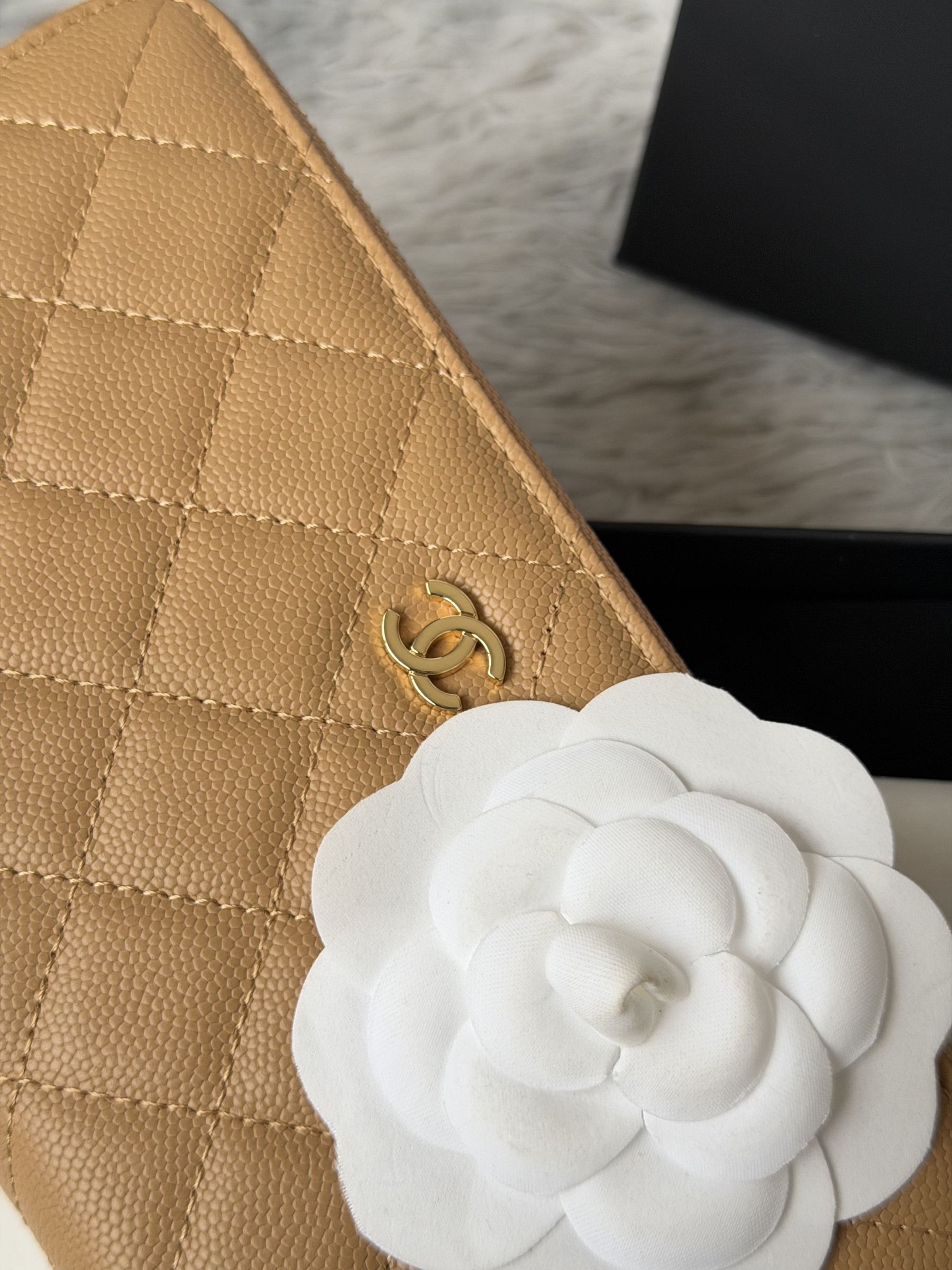 Ch**el zip around wallet 80758 10x19x3cm