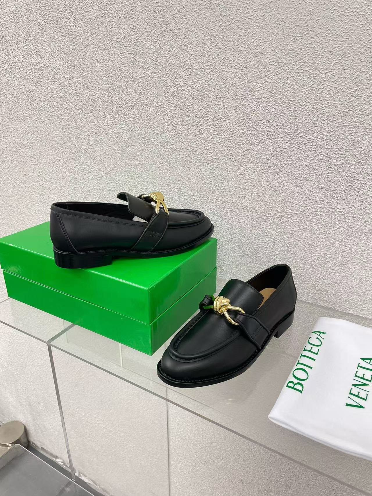 UA B0tt*ga Ven*ta Loafers Shoes
