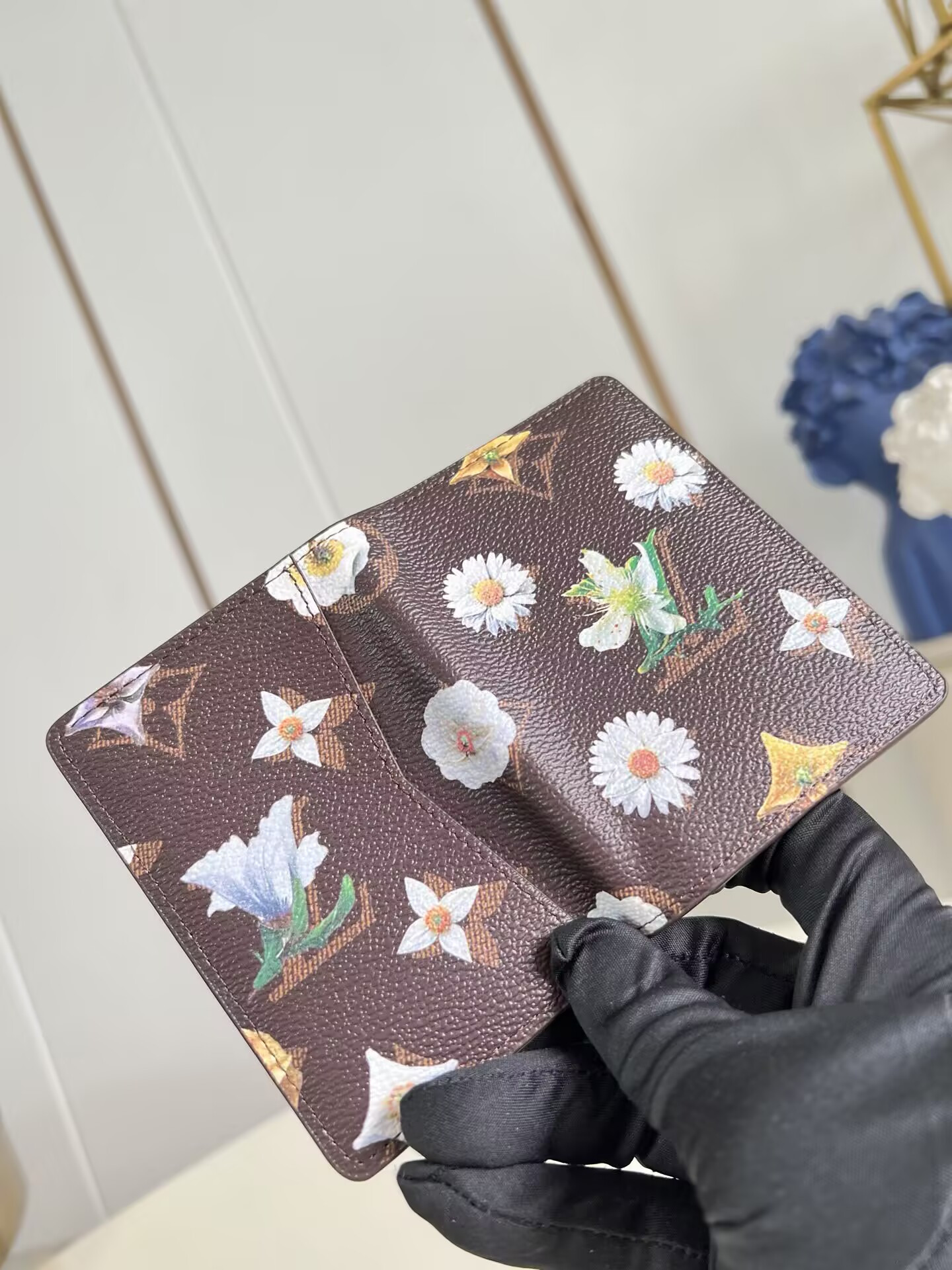 LV Pocket Organizer M27542 7.5 x 11.1 x 1 cm