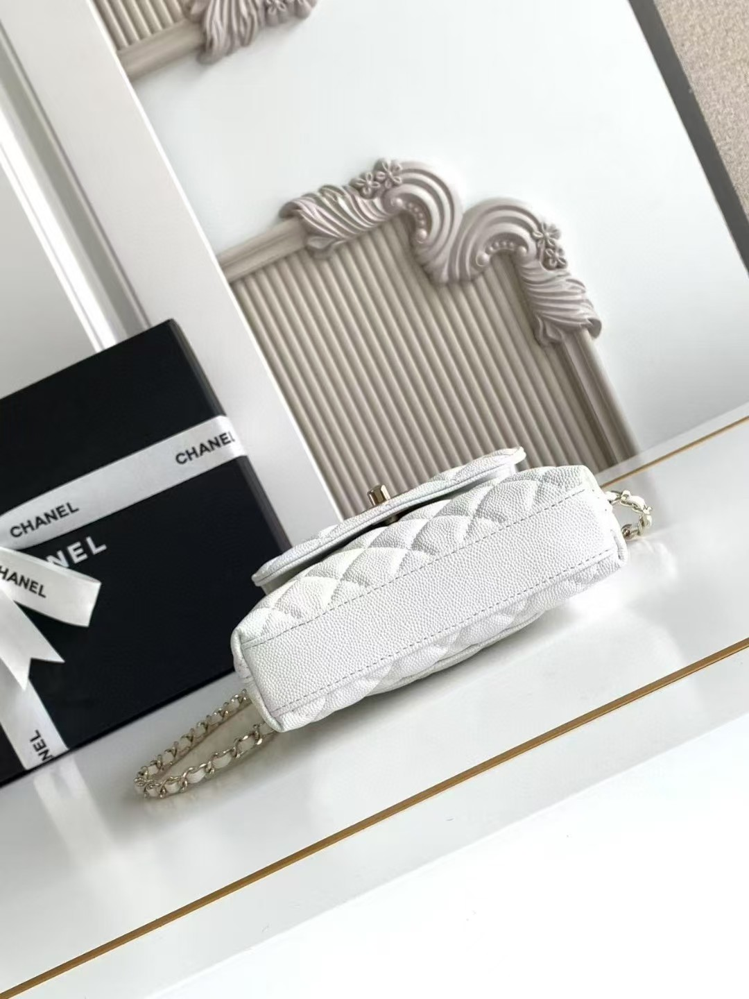 Ch**el coco handle nano 11.5x14.5x5.5cm