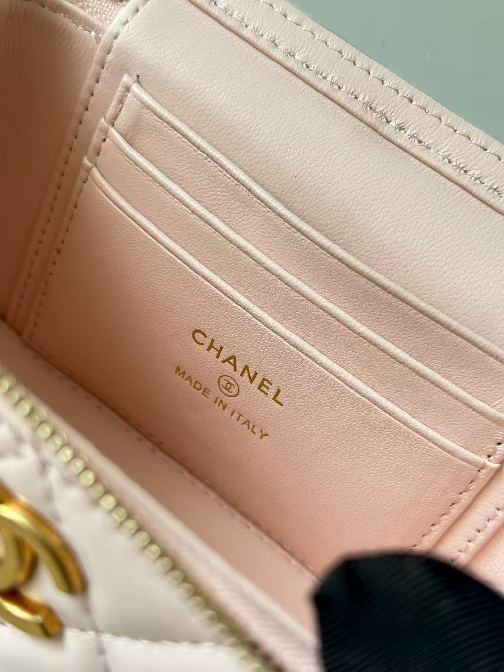 Ch**el Vanity With Chain 9.5x17x8cm