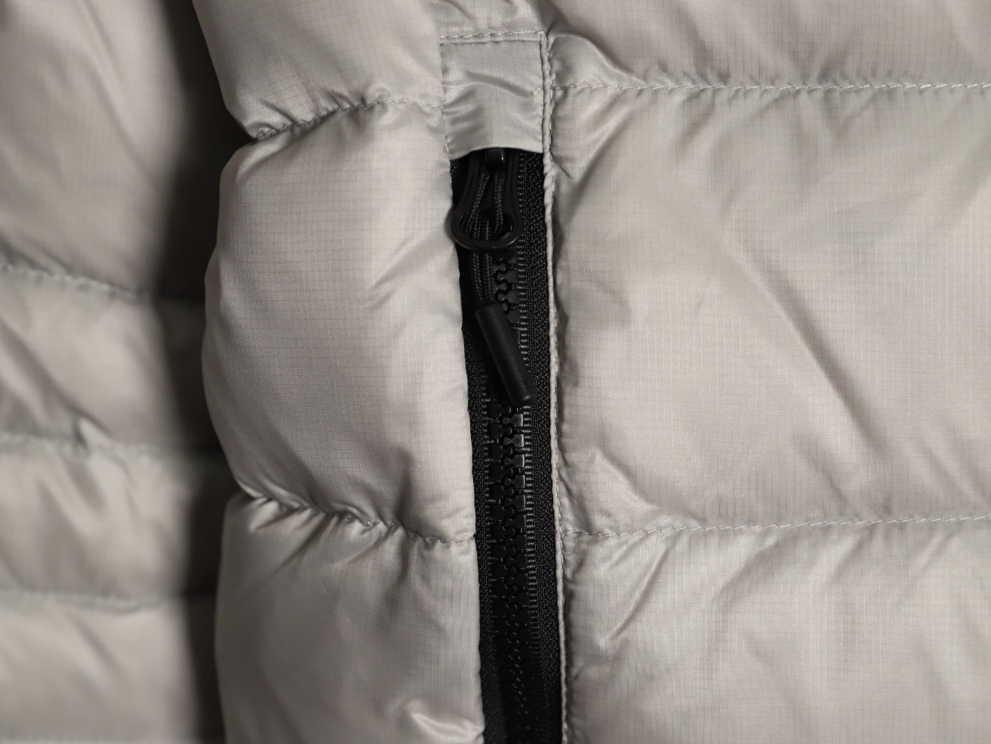 Can*a G00se Short Puffer jacket