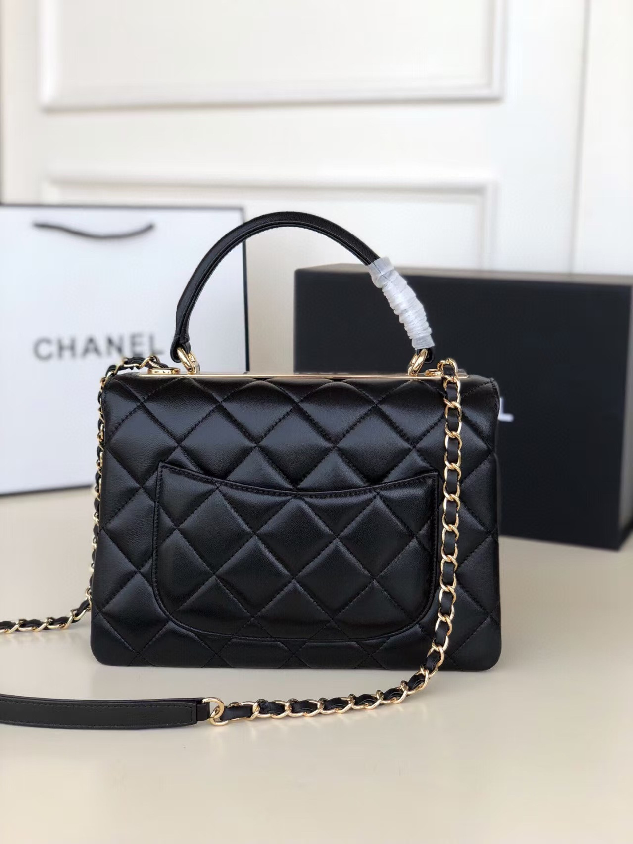 CHANEL FLAP BAG WITH TOP HANDLE 6.6 × 9.8 × 4.7 in