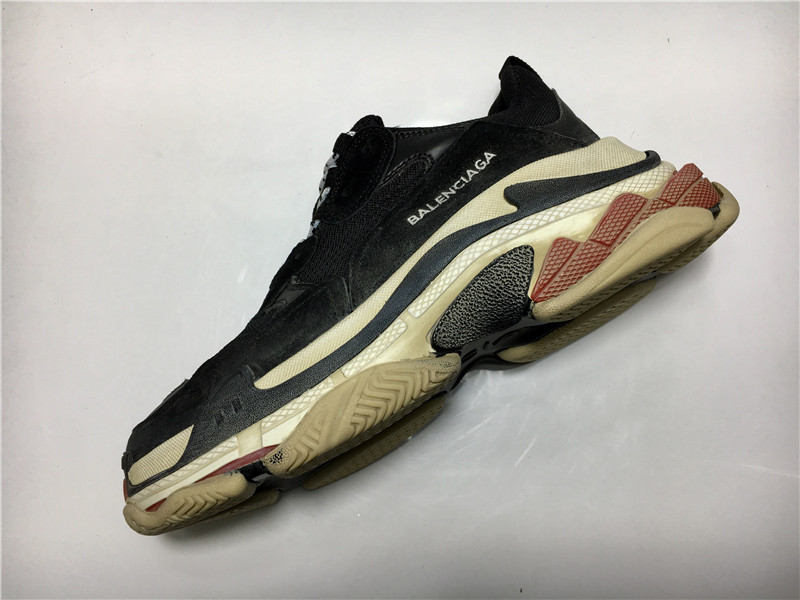 UA PARIS TRIPLE S TRAINER BLACK